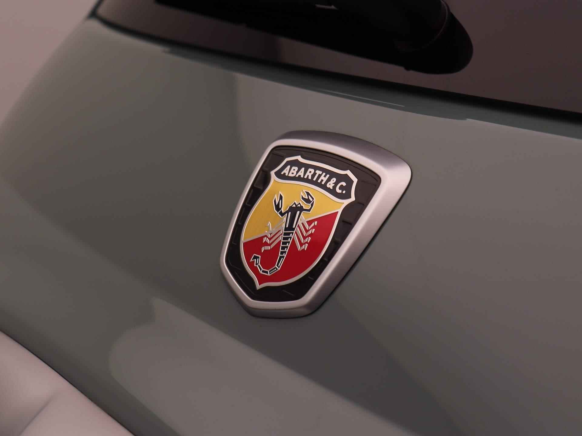 Abarth 695 1.4 T-Jet Abarth Esseesse 70th Anniversary | 695 | Half-Leder | Verstelbare Spoiler | Sportstoelen | Navigatie | - 33/42