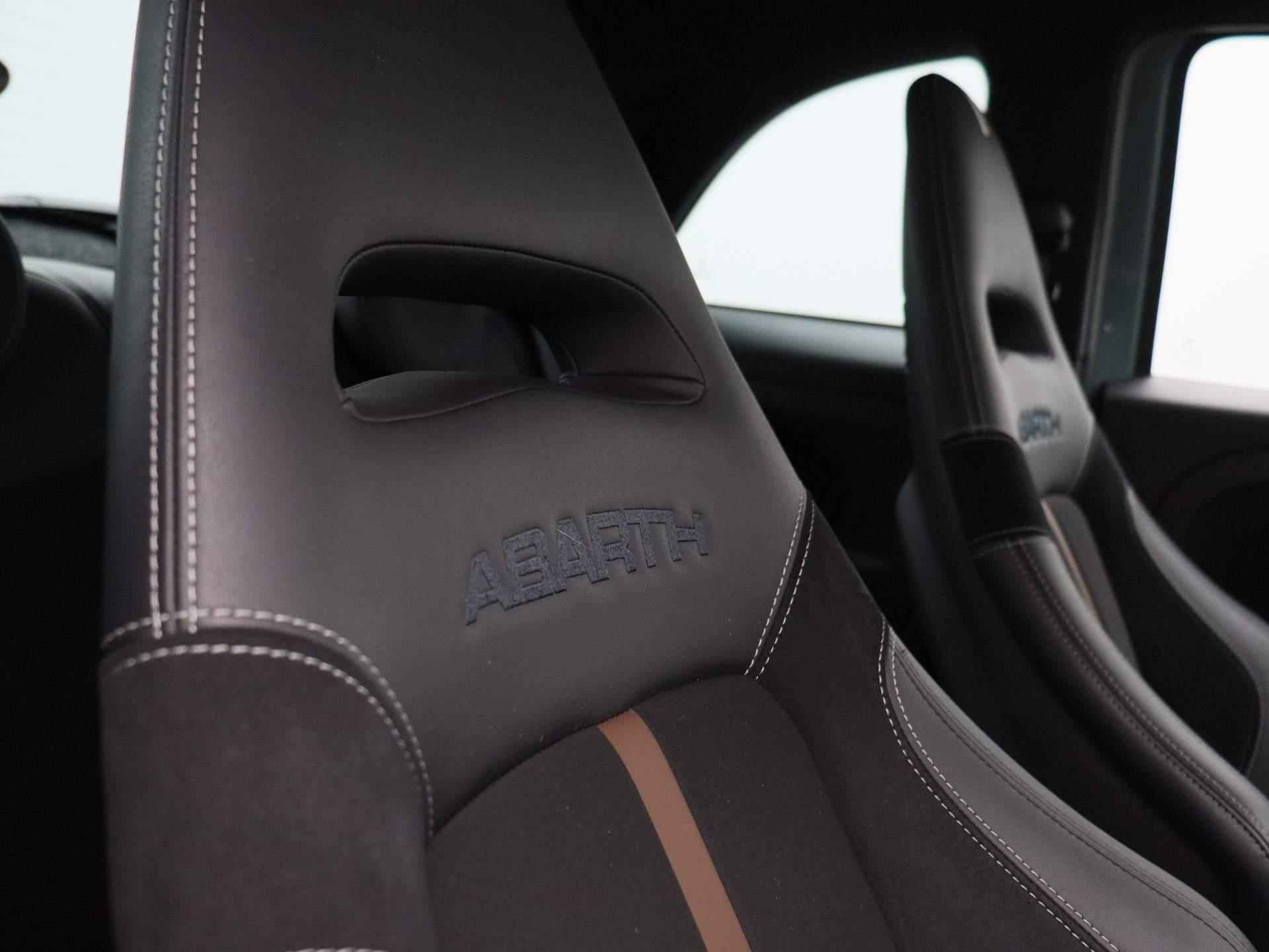 Abarth 695 1.4 T-Jet Abarth Esseesse 70th Anniversary | 695 | Half-Leder | Verstelbare Spoiler | Sportstoelen | Navigatie | - 36/42