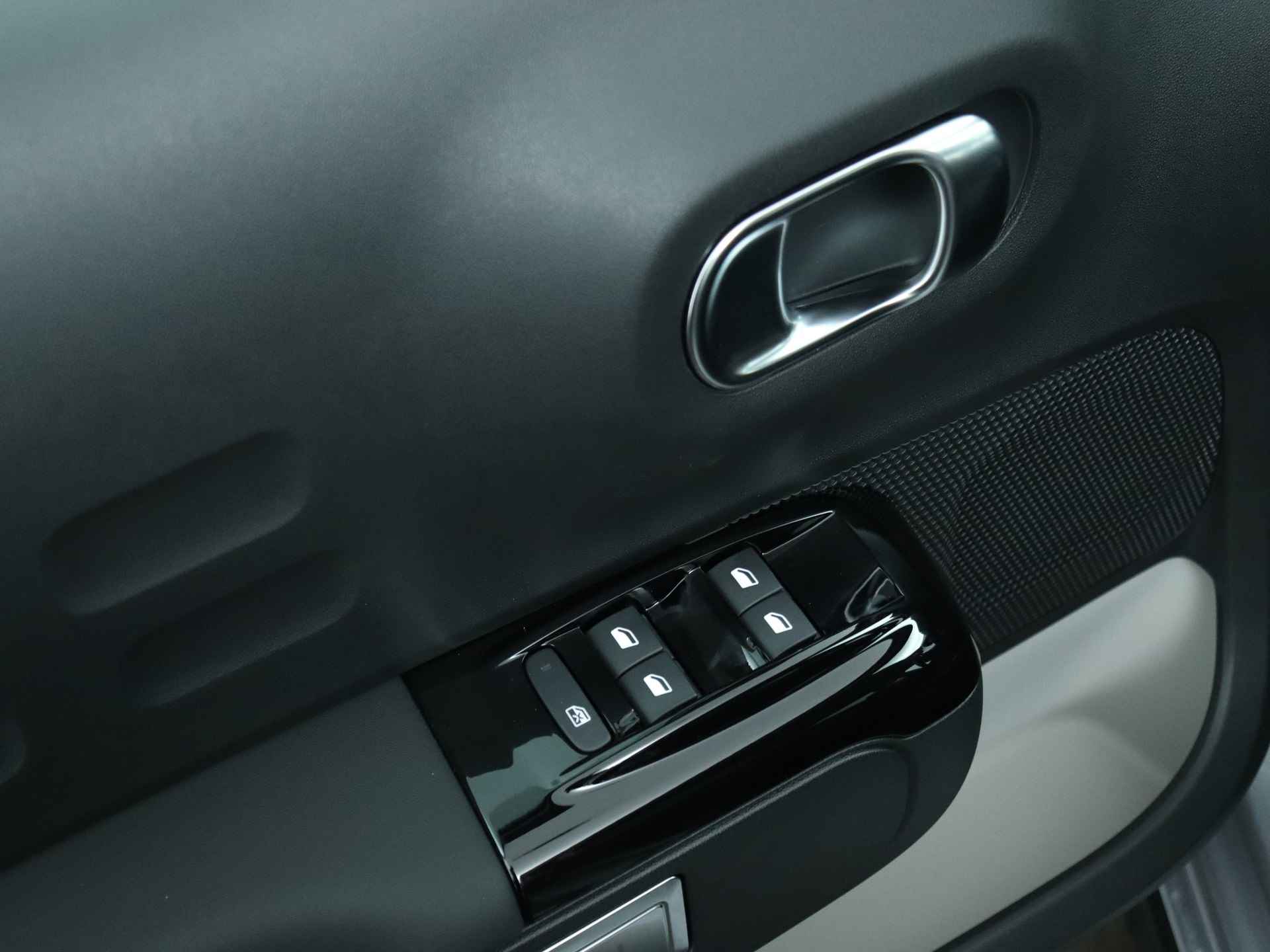 Citroën C3 PureTech 110pk Automaat Max | Rijklaar | 17" LMV | Apple Carplay | - 25/28