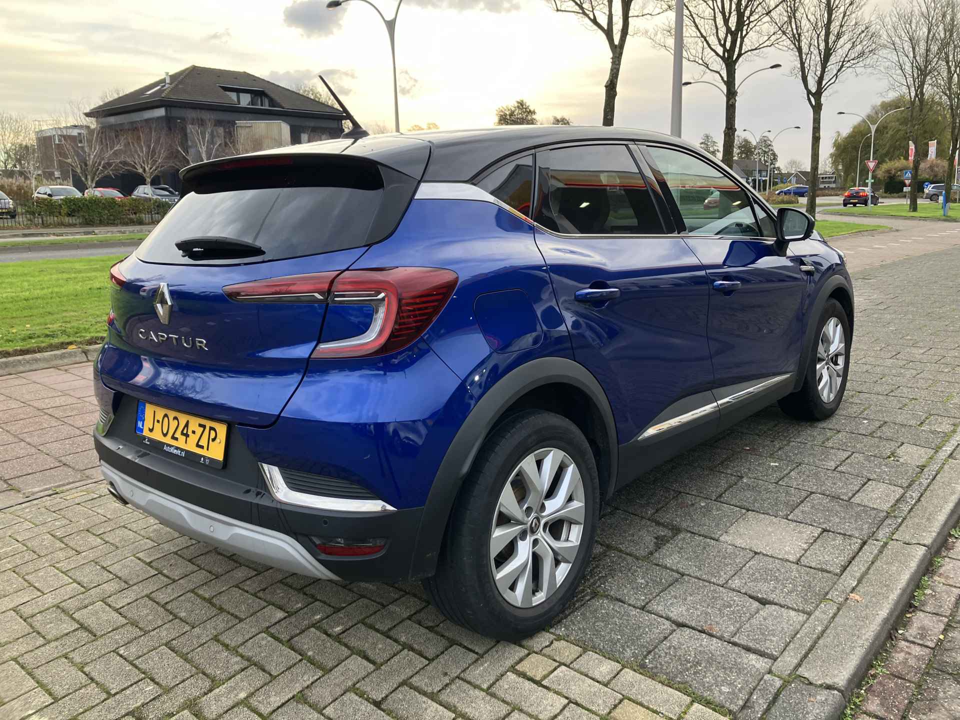 Renault Captur 1.0 TCe 100 Bi-Fuel Intens - 23/25