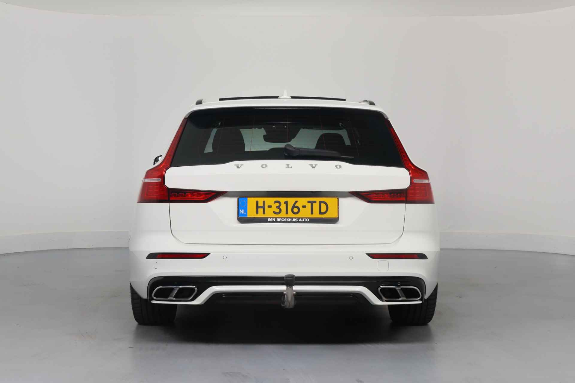 Volvo V60 2.0 T5 R-Design | Dealer Onderhouden! | Open Dak | Trekhaak | Harman/Kardon | Leder | LED | Keyless | Memory Zetels | Clima | Na - 3/35