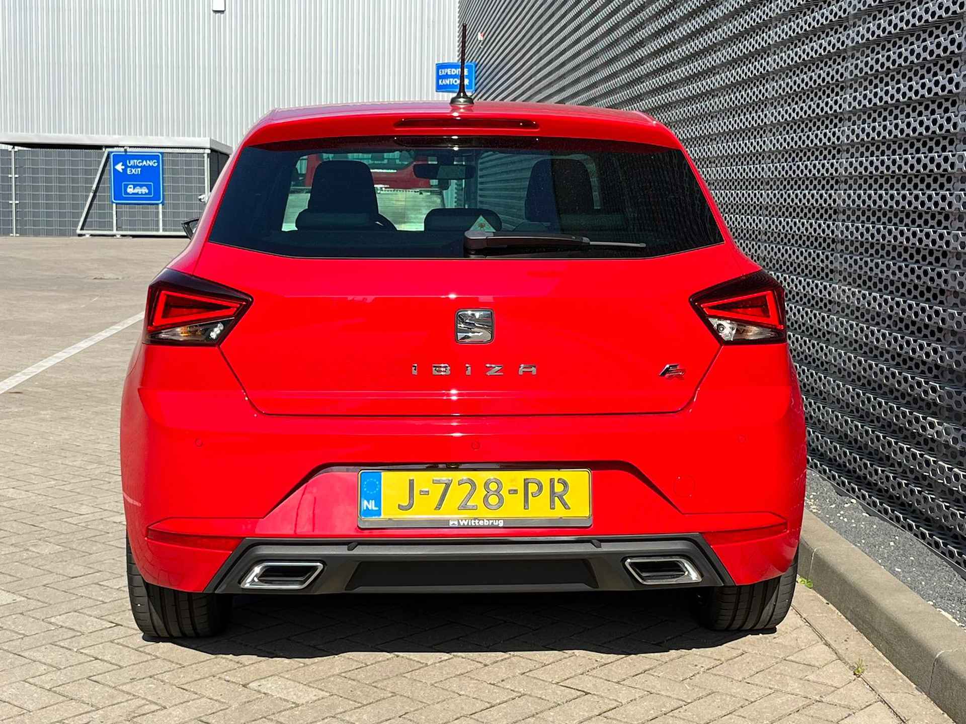 SEAT Ibiza 1.0 TSI FR Limited Edition / 18" LMV / Achteruitrijcamera / Stoelverwarming / Digitale Cockpit / LED ** - 7/33