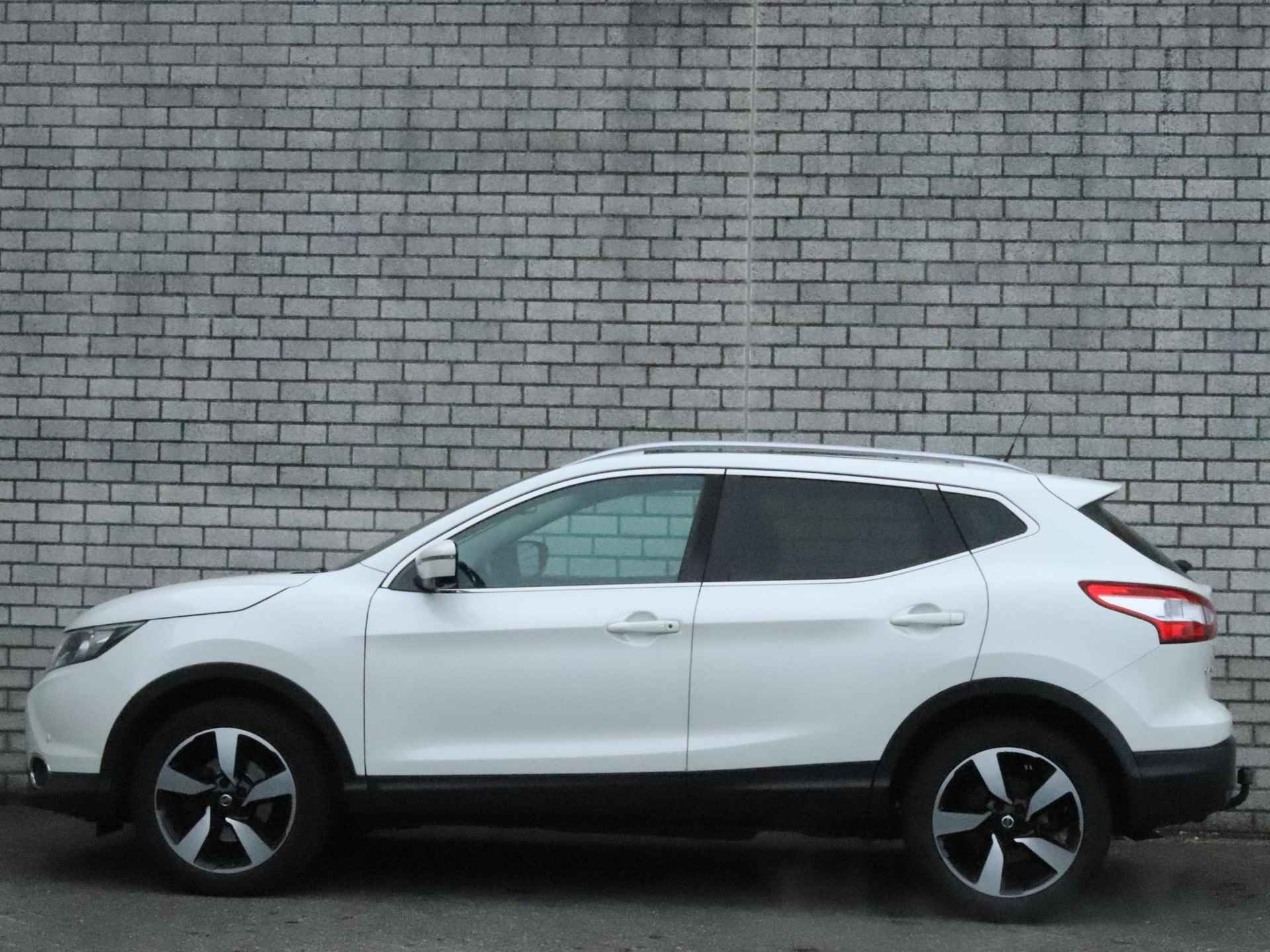 Nissan Qashqai 1.2 DIG-T 115 N-Connecta | Panoramadak | Trekhaak - 18/33