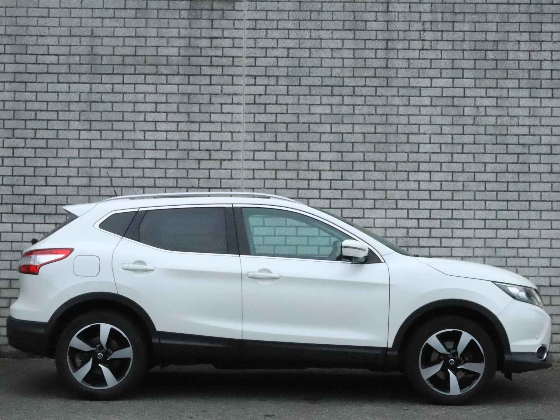 Nissan Qashqai 1.2 DIG-T 115 N-Connecta | Panoramadak | Trekhaak - 19/33