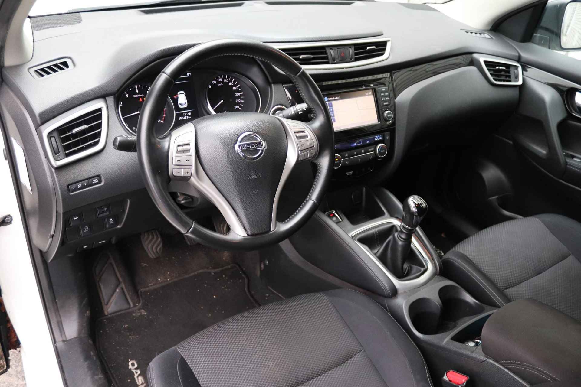 Nissan Qashqai 1.2 DIG-T 115 N-Connecta | Panoramadak | Trekhaak - 24/33