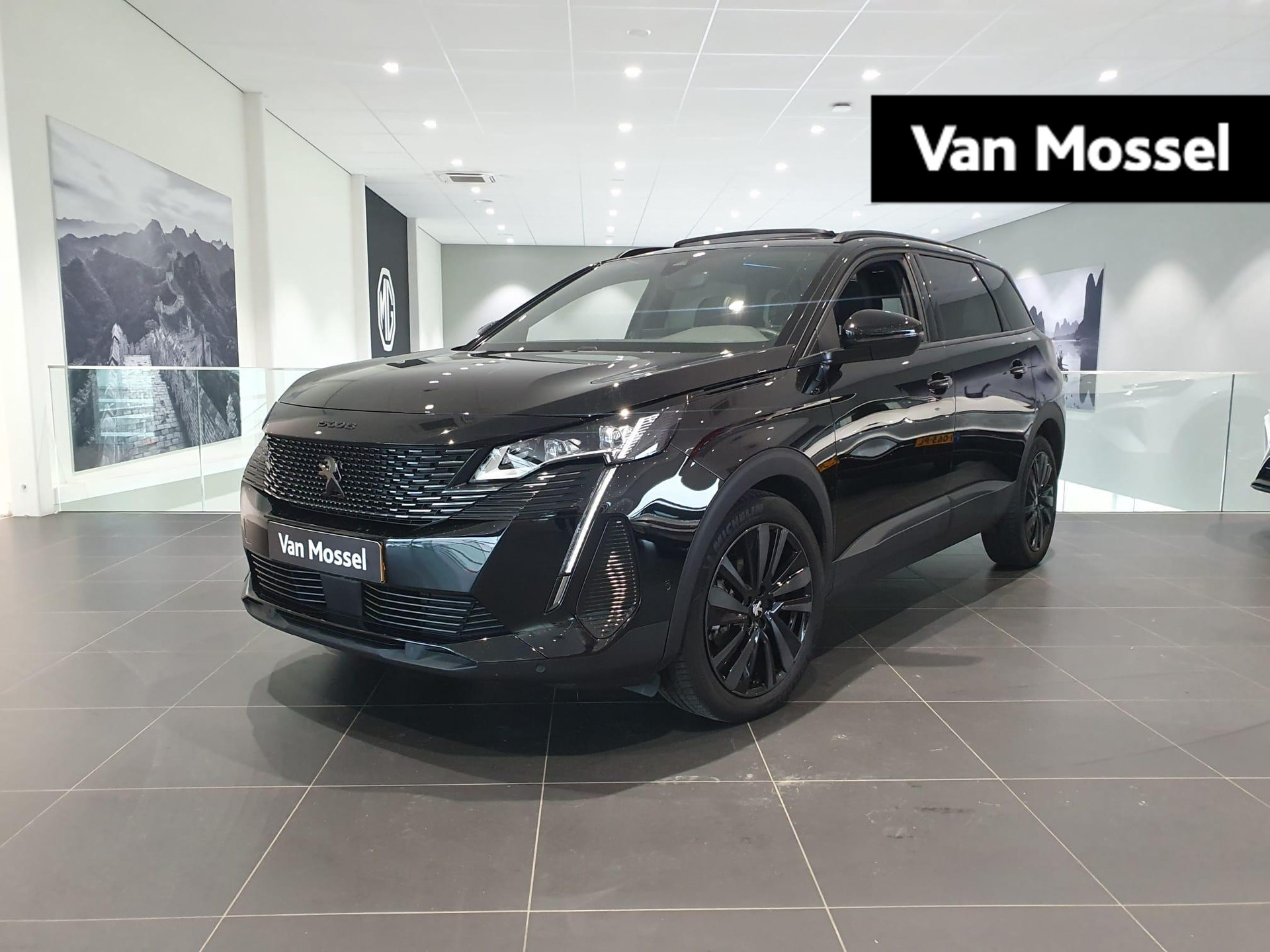 Peugeot 5008 1.2 Hybrid GT | Black Pack | Panoramisch schuif/kanteldak | Navigatie | Zeer compleet!