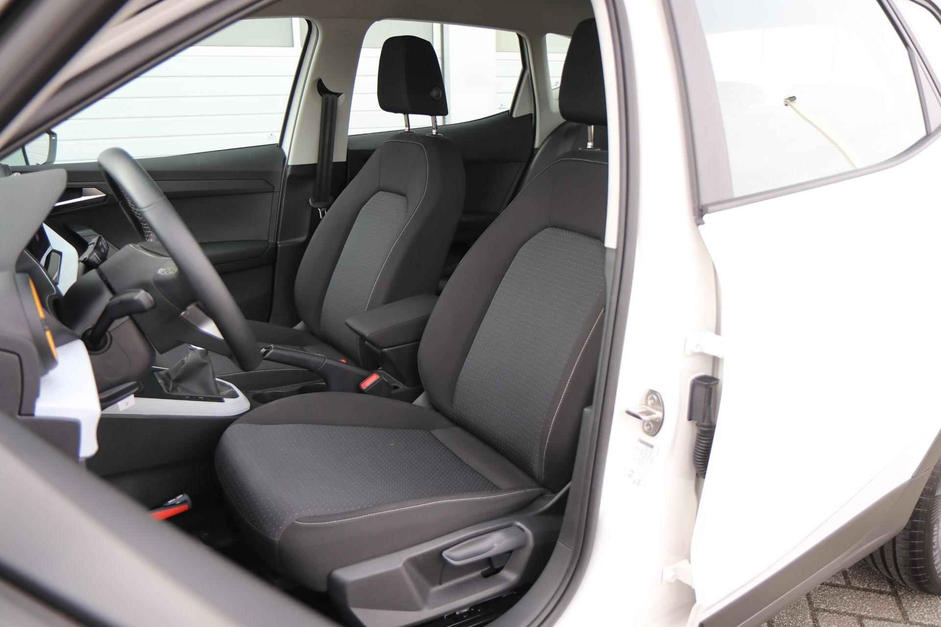 SEAT Arona 1.0 TSI 110pk Style | Navigatie | Clima | Parkeersensoren Achter - 4/42