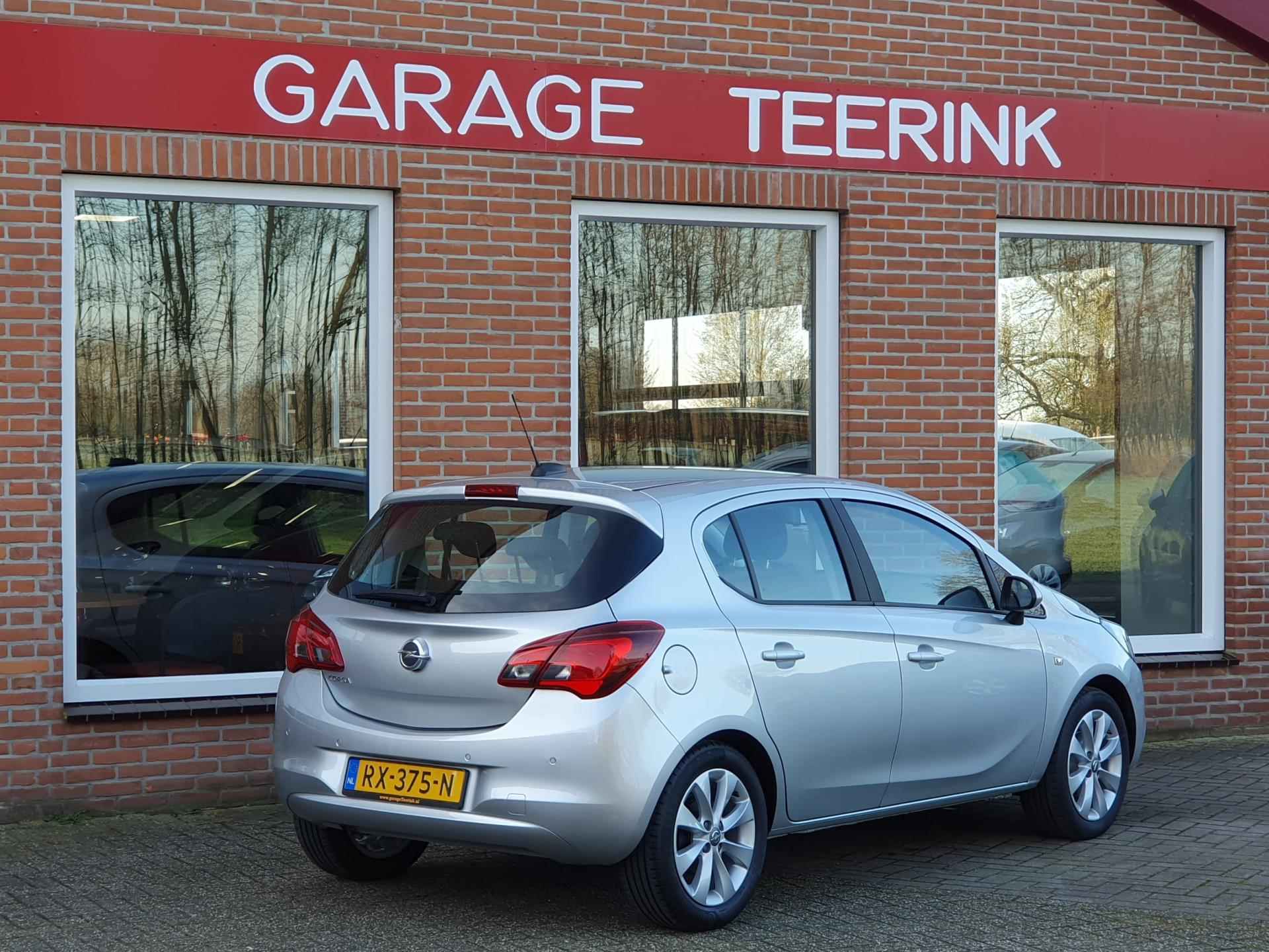 Opel Corsa 1.4 Favourite 90PK 5drs airco, cruise, navi, pdc, lmv, bluetooth, carplay RIJKLAAR - 4/19