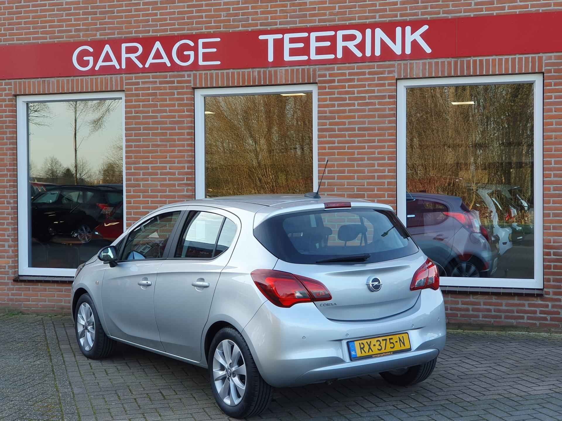 Opel Corsa 1.4 Favourite 90PK 5drs airco, cruise, navi, pdc, lmv, bluetooth, carplay RIJKLAAR - 5/19