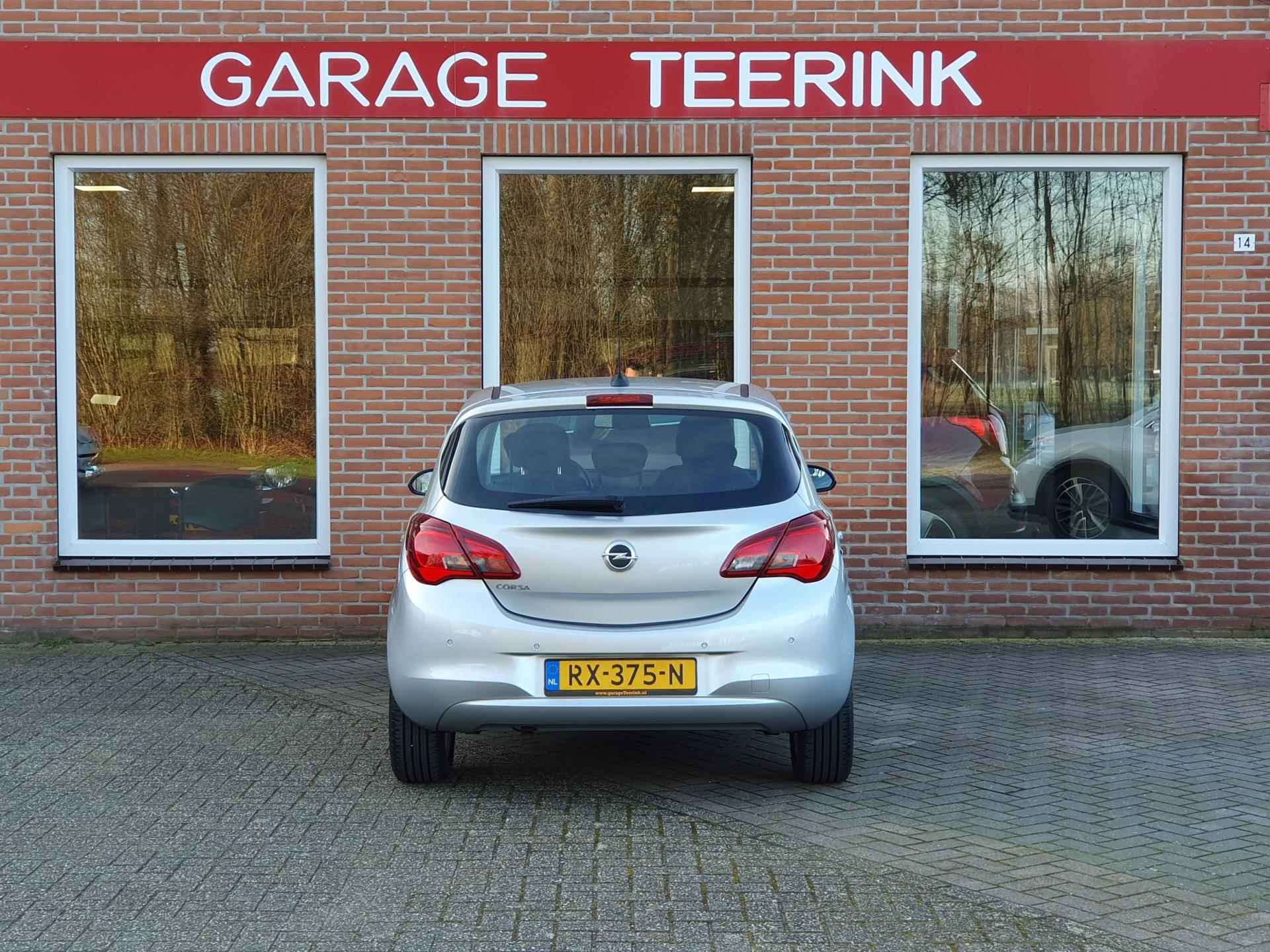 Opel Corsa 1.4 Favourite 90PK 5drs airco, cruise, navi, pdc, lmv, bluetooth, carplay RIJKLAAR - 18/19