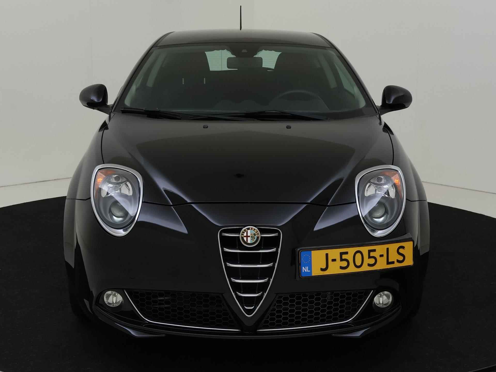 Alfa Romeo MiTo 1.4 - 77PK | Airco | Navigatie | Centrale deurvergrendeling | Electrische ramen | Cruise Control | 16 inch Velgen | LED Achterlicht | - 9/25