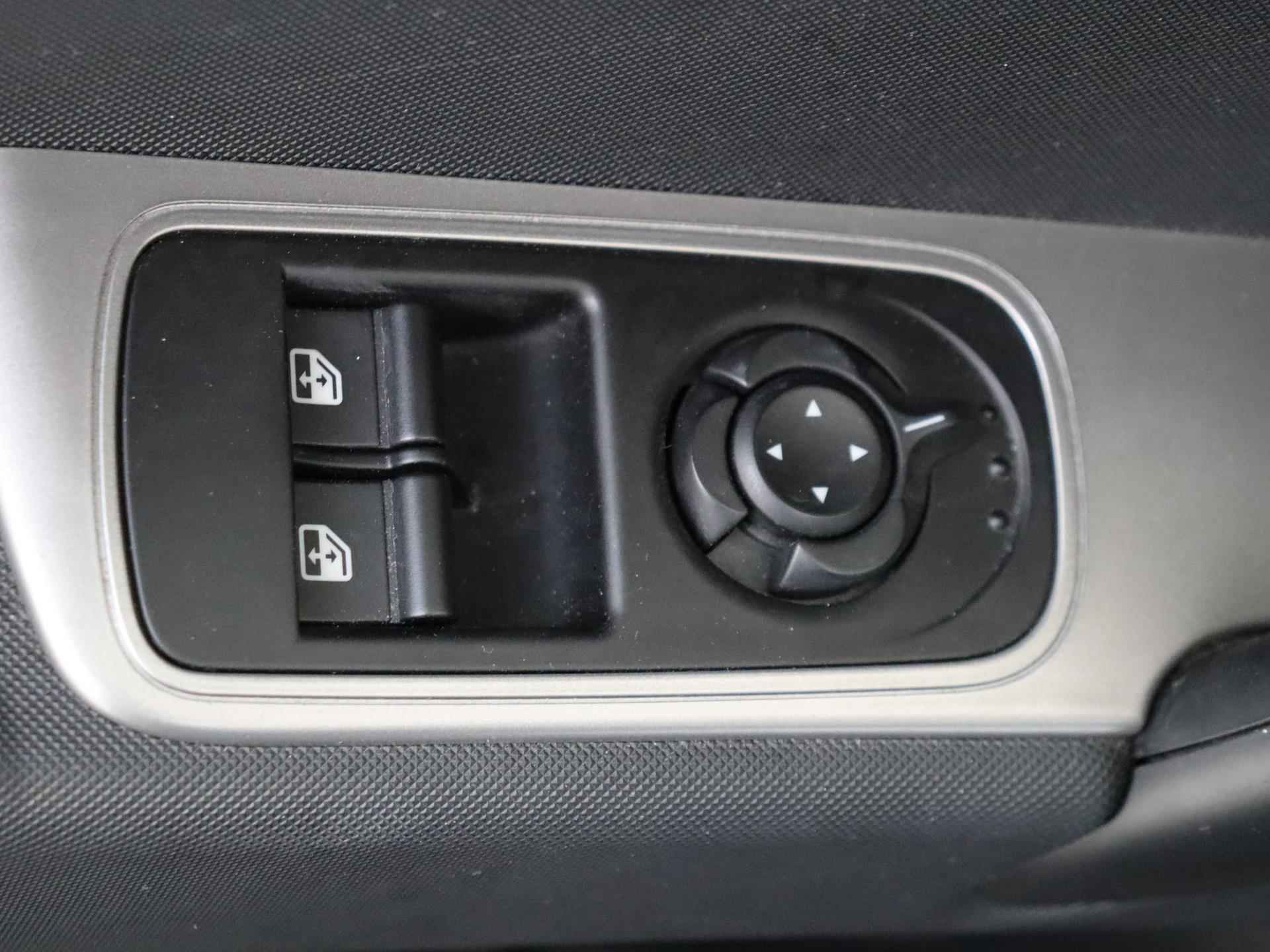 Alfa Romeo MiTo 1.4 - 77PK | Airco | Navigatie | Centrale deurvergrendeling | Electrische ramen | Cruise Control | 16 inch Velgen | LED Achterlicht | - 23/25