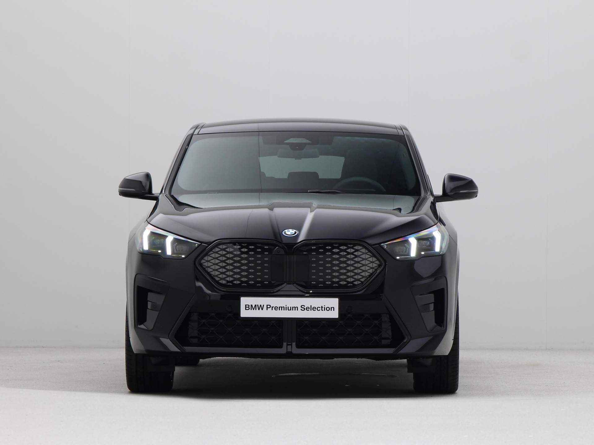 BMW iX2 eDrive20 65kWh M Sport - 6/24