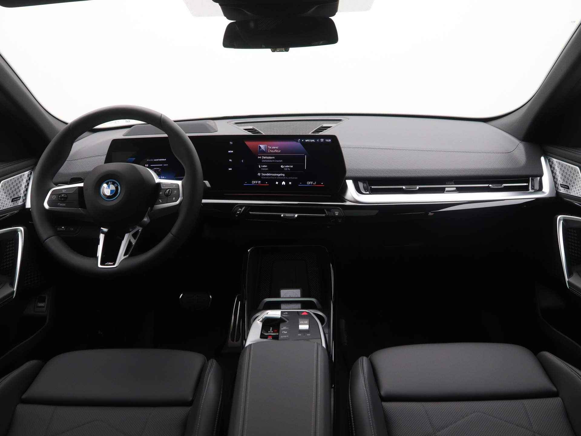 BMW iX2 eDrive20 65kWh M Sport - 13/24