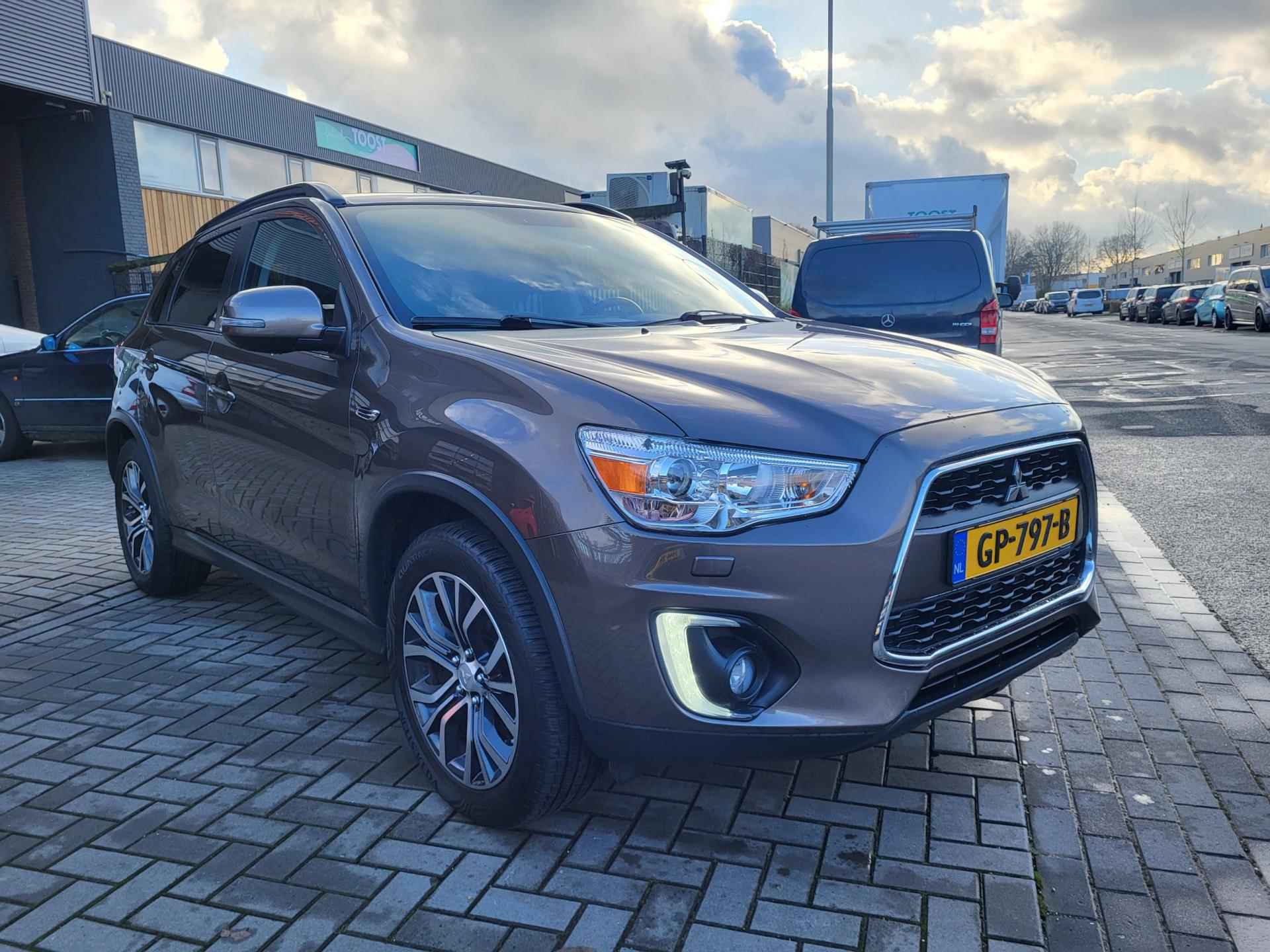 Mitsubishi ASX 1.6 Cleartec Instyle | Met panoramadak, camera, navigatie, elektrische stoelen en cruise control - 13/39