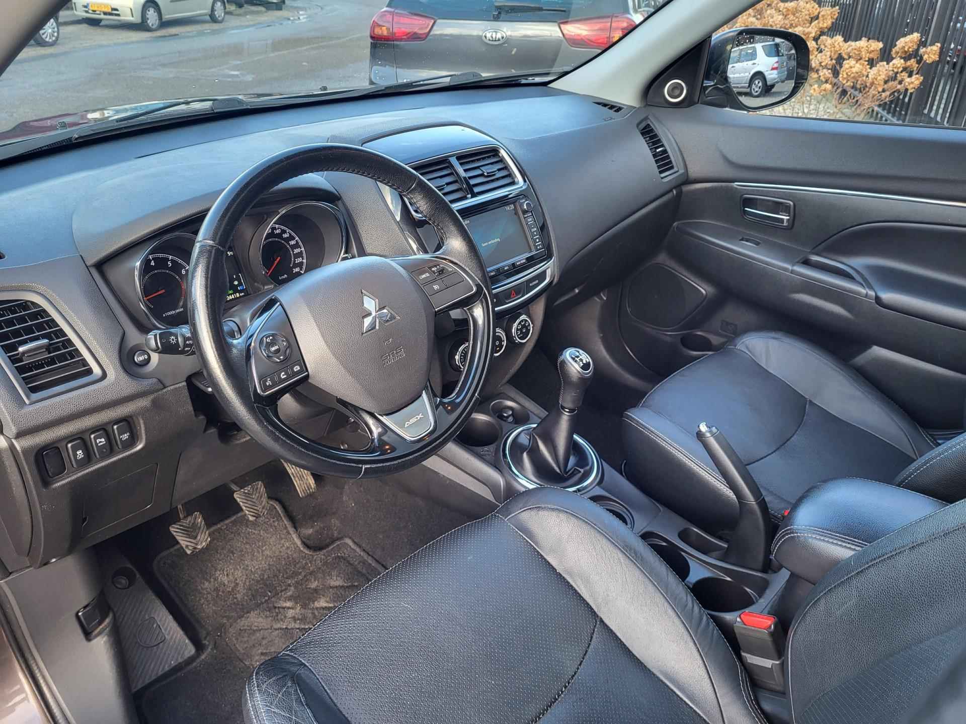 Mitsubishi ASX 1.6 Cleartec Instyle | Met panoramadak, camera, navigatie, elektrische stoelen en cruise control - 15/39