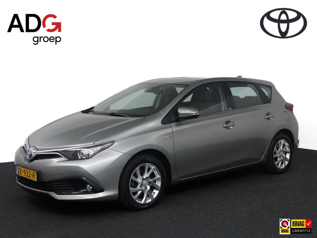 Toyota Auris 1.8 Hybrid Executive | Navigatie | Stoelverwarming | Trekhaak |