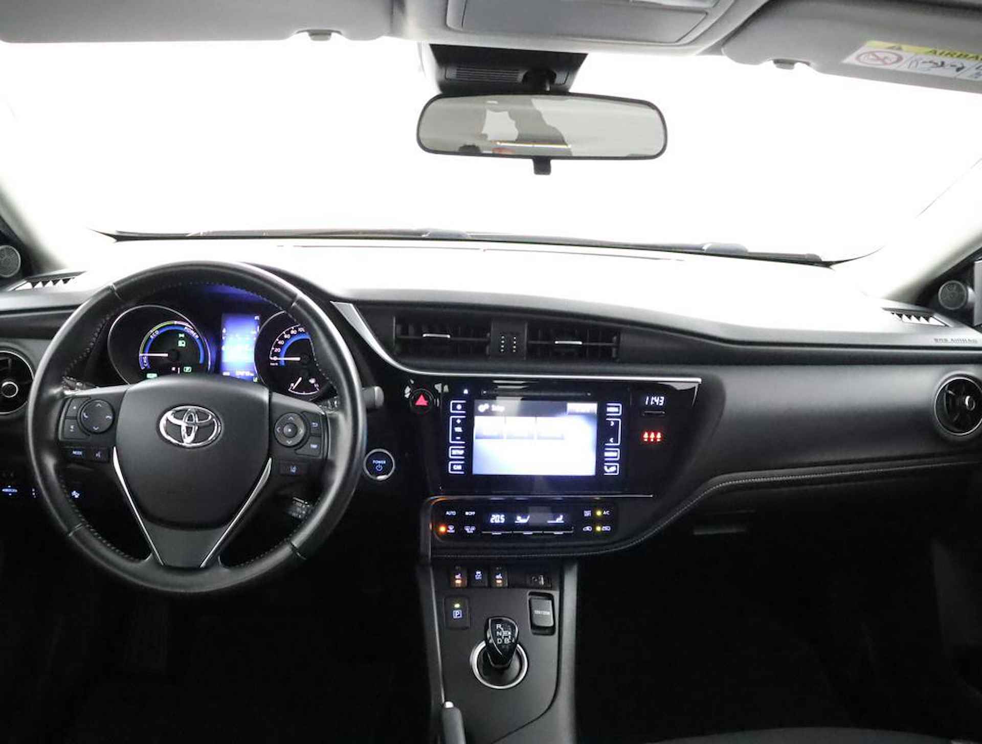 Toyota Auris 1.8 Hybrid Executive | Navigatie | Stoelverwarming | Trekhaak | - 4/62