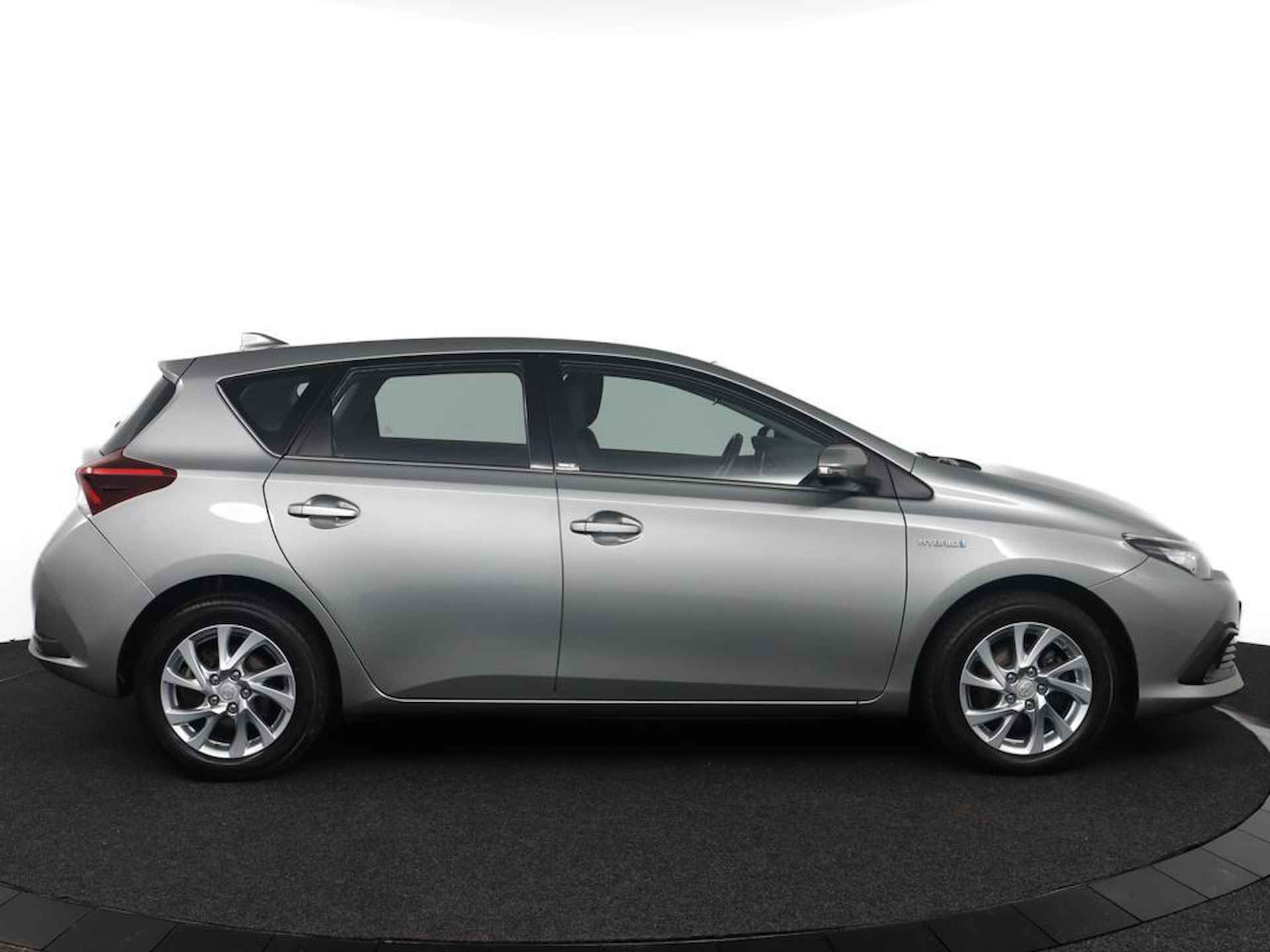 Toyota Auris 1.8 Hybrid Executive | Navigatie | Stoelverwarming | Trekhaak | - 13/62