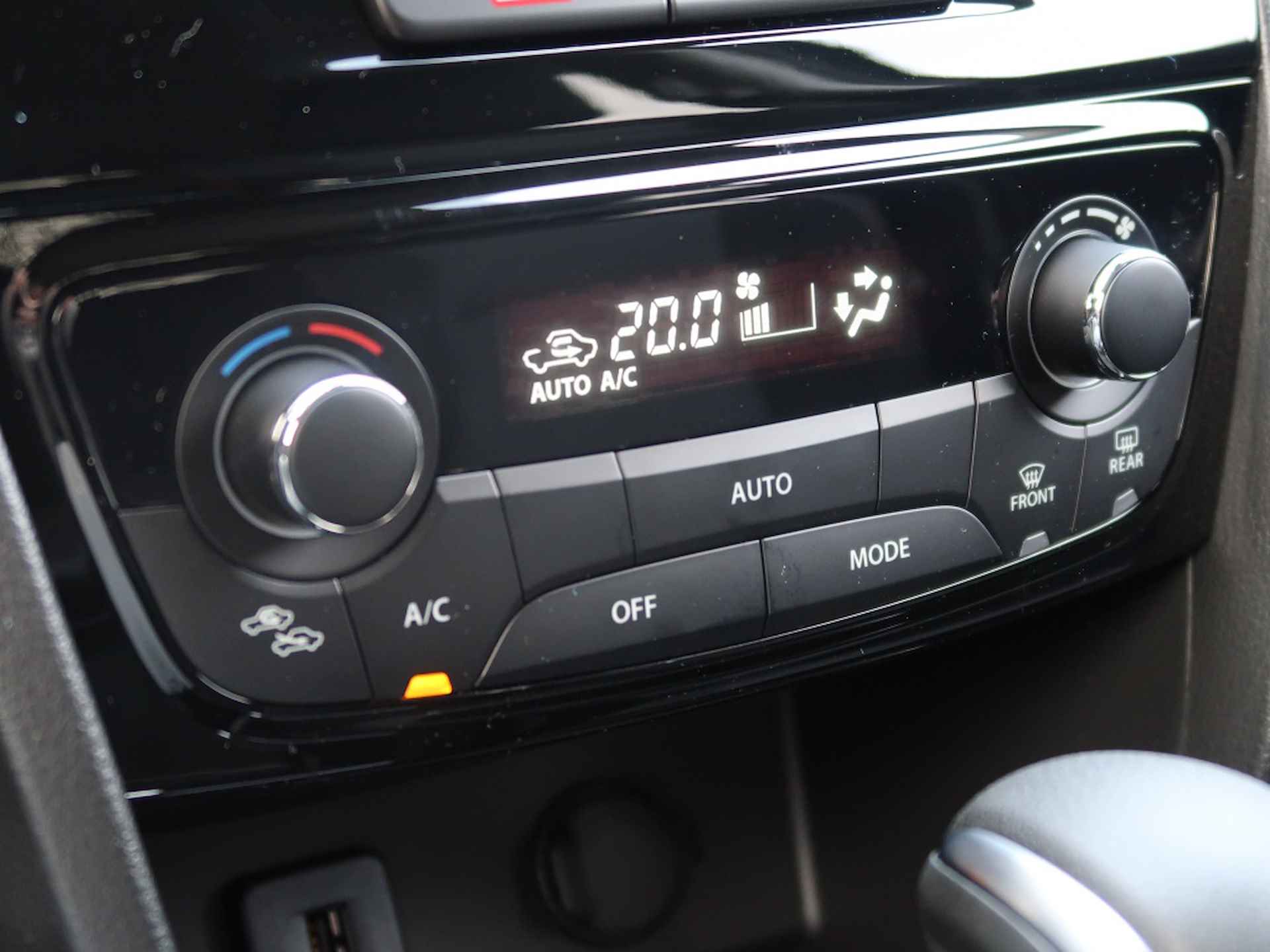 Suzuki Vitara 1.5 Hybrid Automaat Rhino Edition Select - 22/34
