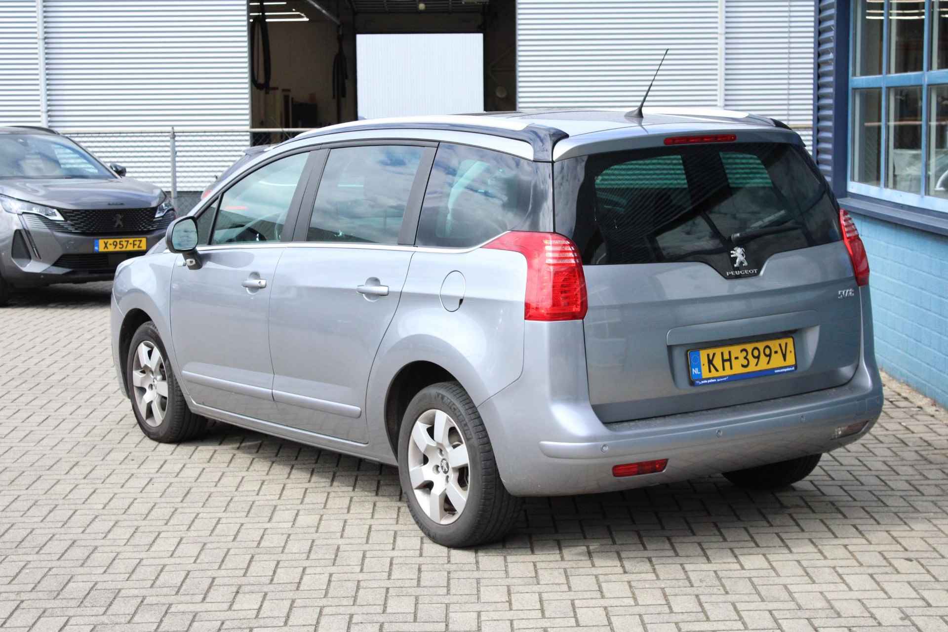 Peugeot 5008 1.6 THP Style 5p. - 3/27