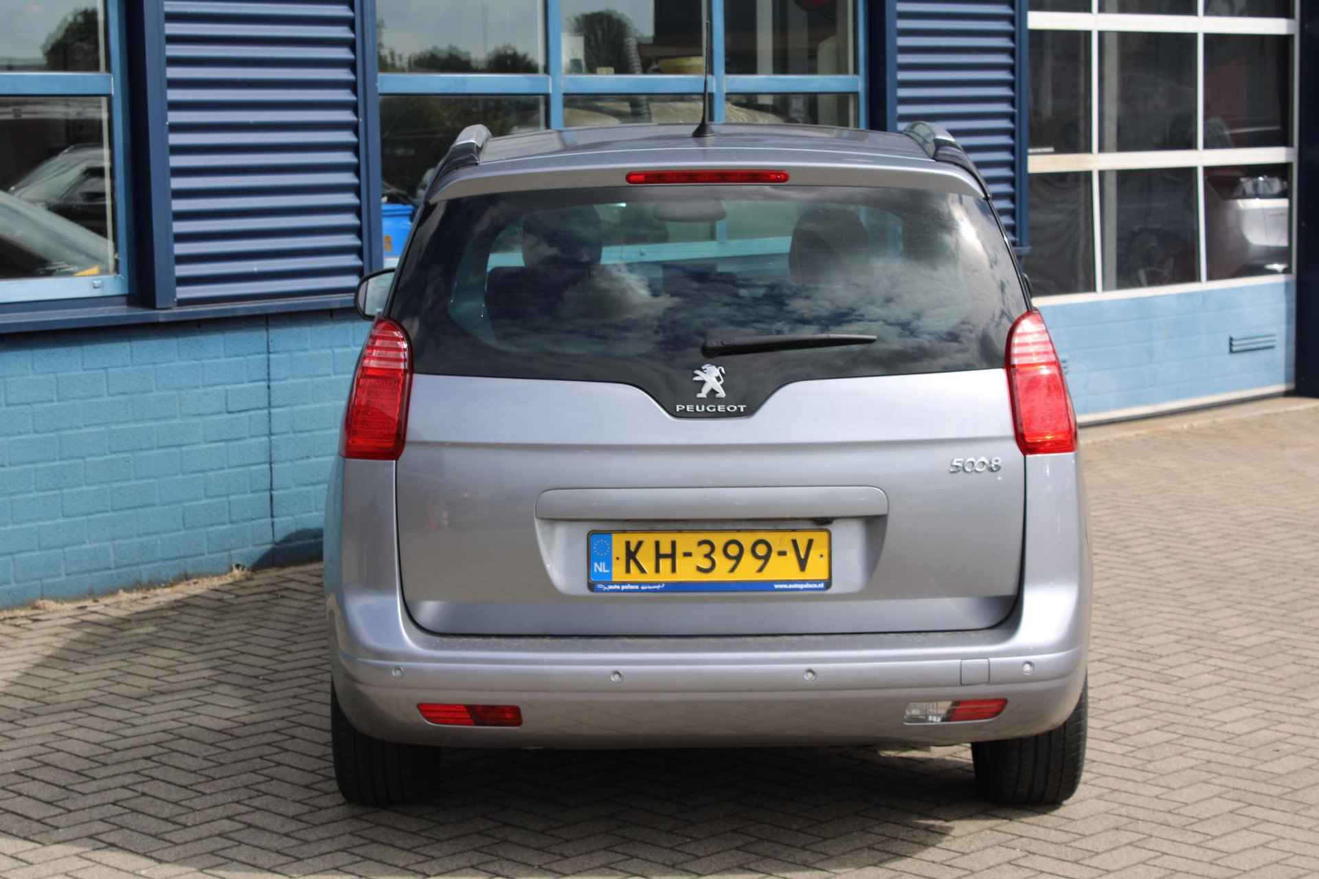 Peugeot 5008 1.6 THP Style 5p. - 25/27