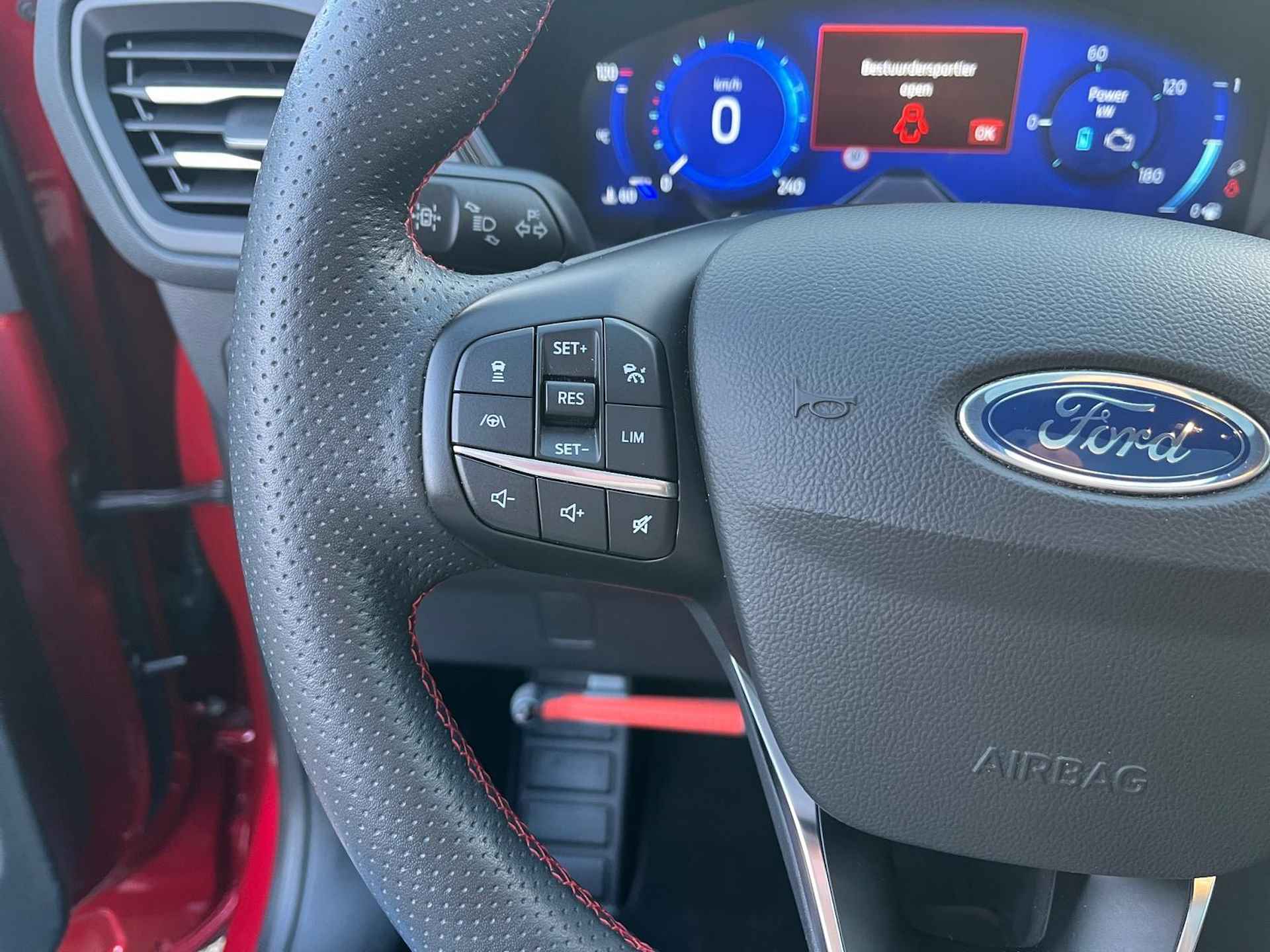 Ford Kuga 2.5 PHEV ST-Line X | Dealer onderhouden | Automaat | Navigatie | Apple carplay & Android auto | Parkeersensoren V+A | achteruitrijcamera | Panorama dak | Trekhaak | Head up display | - 14/37