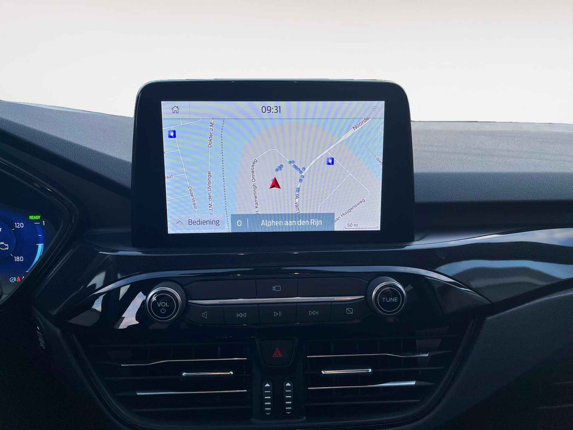 Ford Kuga 2.5 PHEV ST-Line X | Dealer onderhouden | Automaat | Navigatie | Apple carplay & Android auto | Parkeersensoren V+A | achteruitrijcamera | Panorama dak | Trekhaak | Head up display | - 21/37