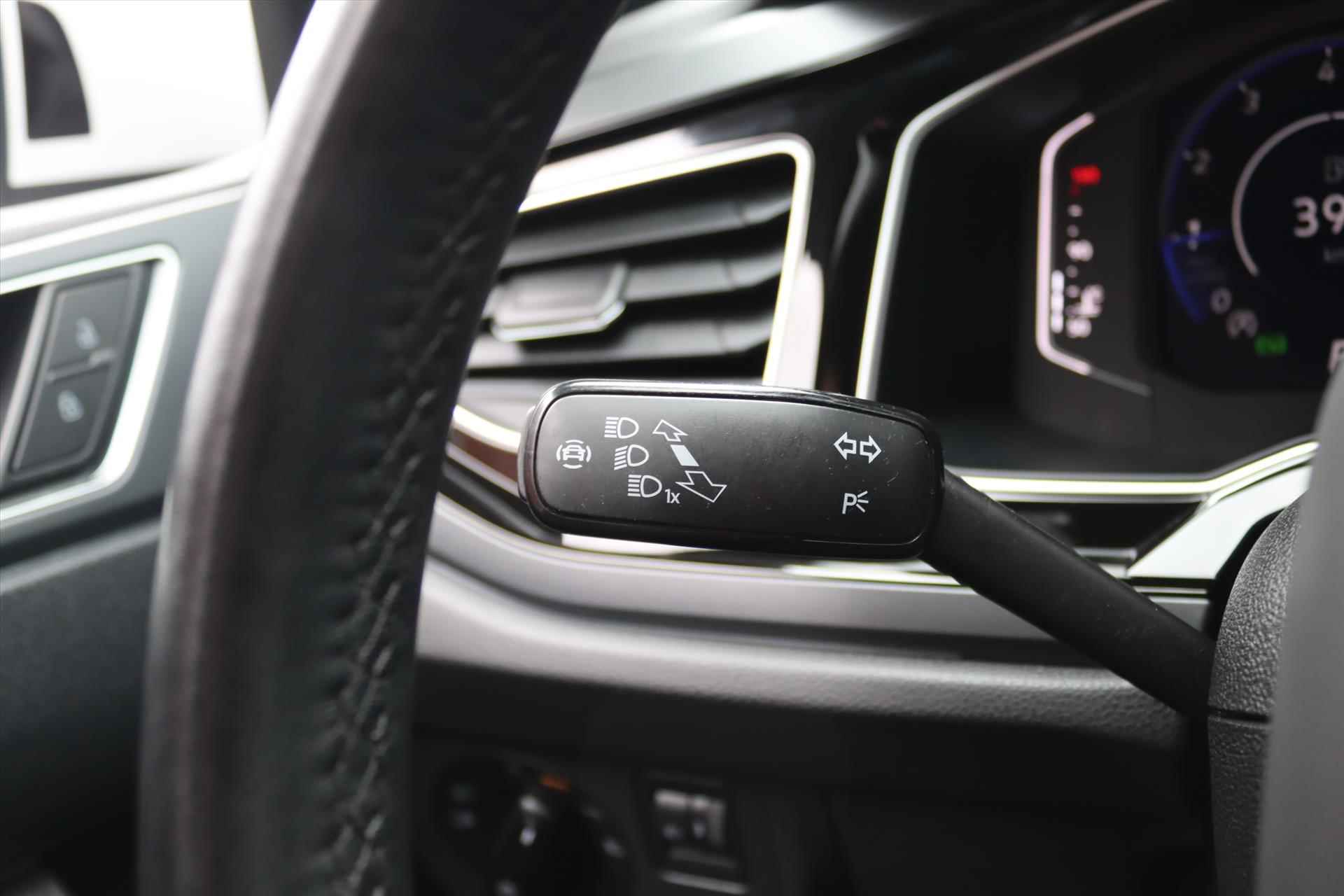 Volkswagen Taigo 1.0TSI 110PK R-LINE AUTOMAAT DSG-7 | Navi Carplay | Camera | Adapt.Cruise | Led | Stoelverwarming | Parkassist | Airco | - 42/51