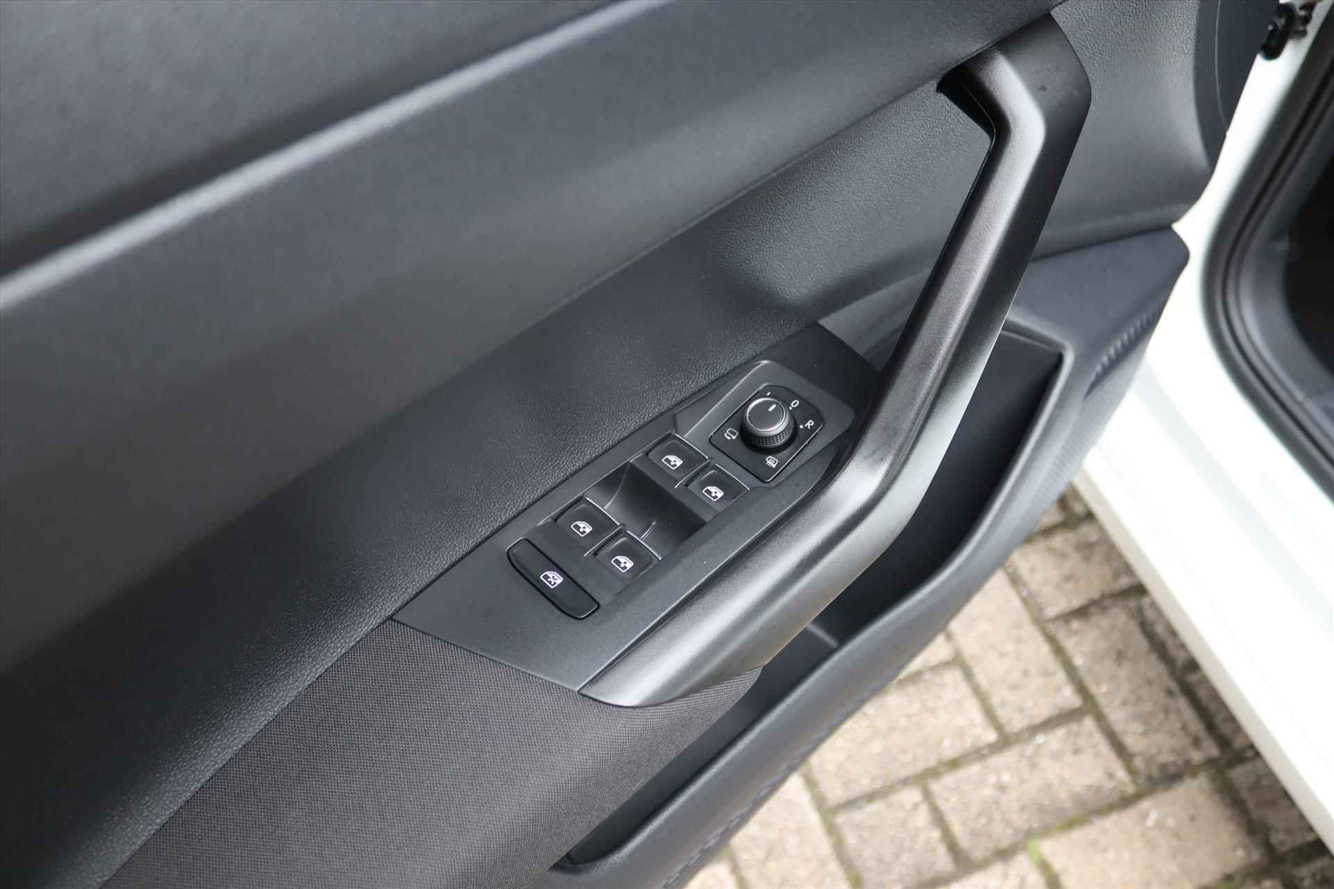 Volkswagen Taigo 1.0TSI 110PK R-LINE AUTOMAAT DSG-7 | Navi Carplay | Camera | Adapt.Cruise | Led | Stoelverwarming | Parkassist | Airco | - 46/51