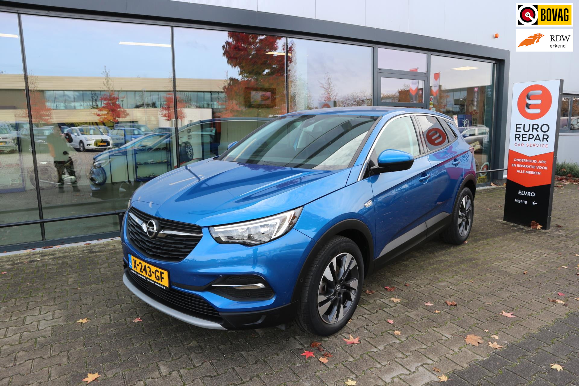 Opel Grandland X 1.2 Turbo Business Executive NAVI KEYLESS CLIMA PDC V+A LMV bij viaBOVAG.nl