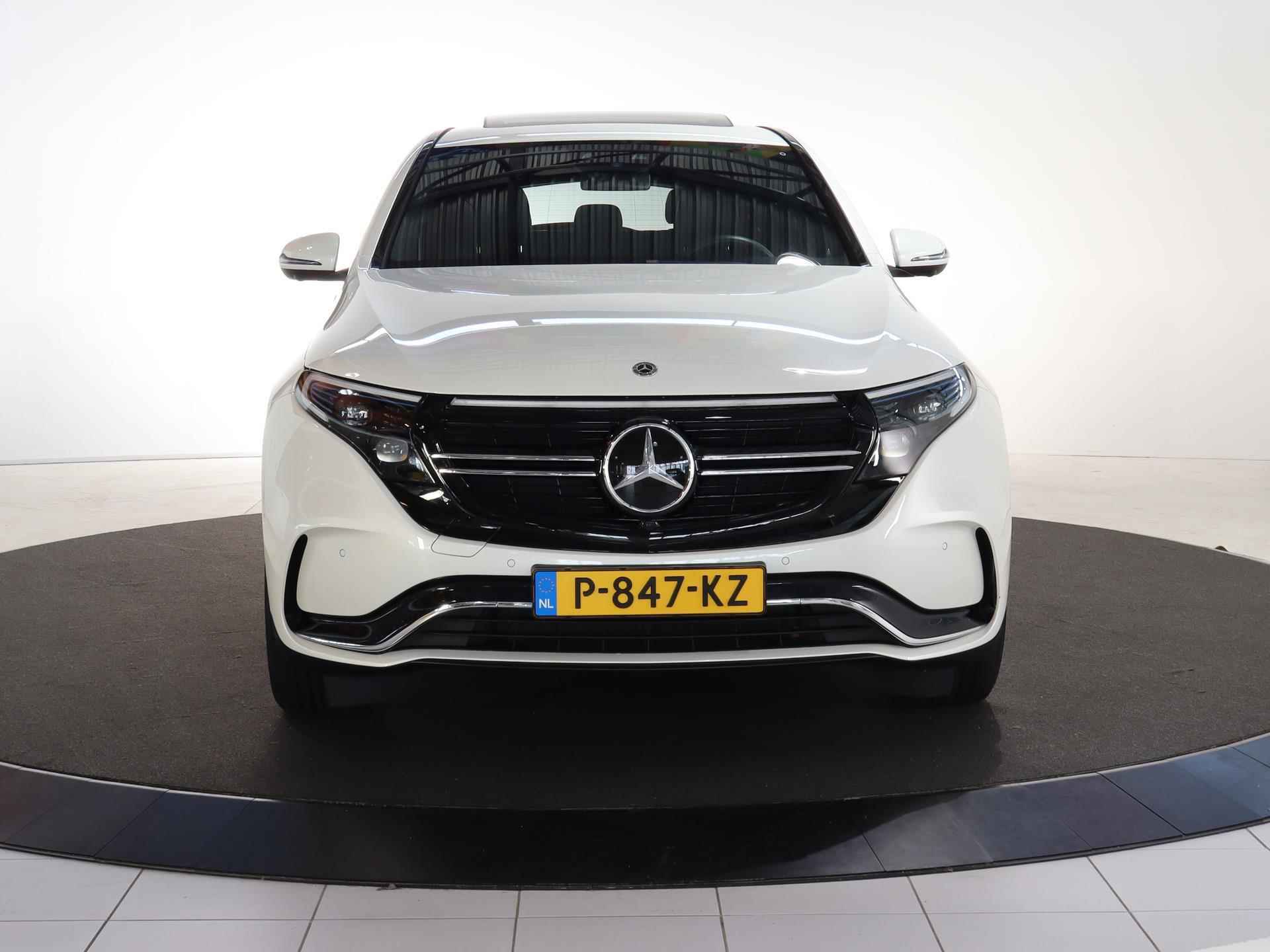 Mercedes-Benz EQC 400 4MATIC Premium AMG 80 kWh | Schuifdak | Rij-assistentiepakket | Trekhaak | Alarm 3 | 360 camera | Elektr. achterklep | Multibeam Led | - 4/26