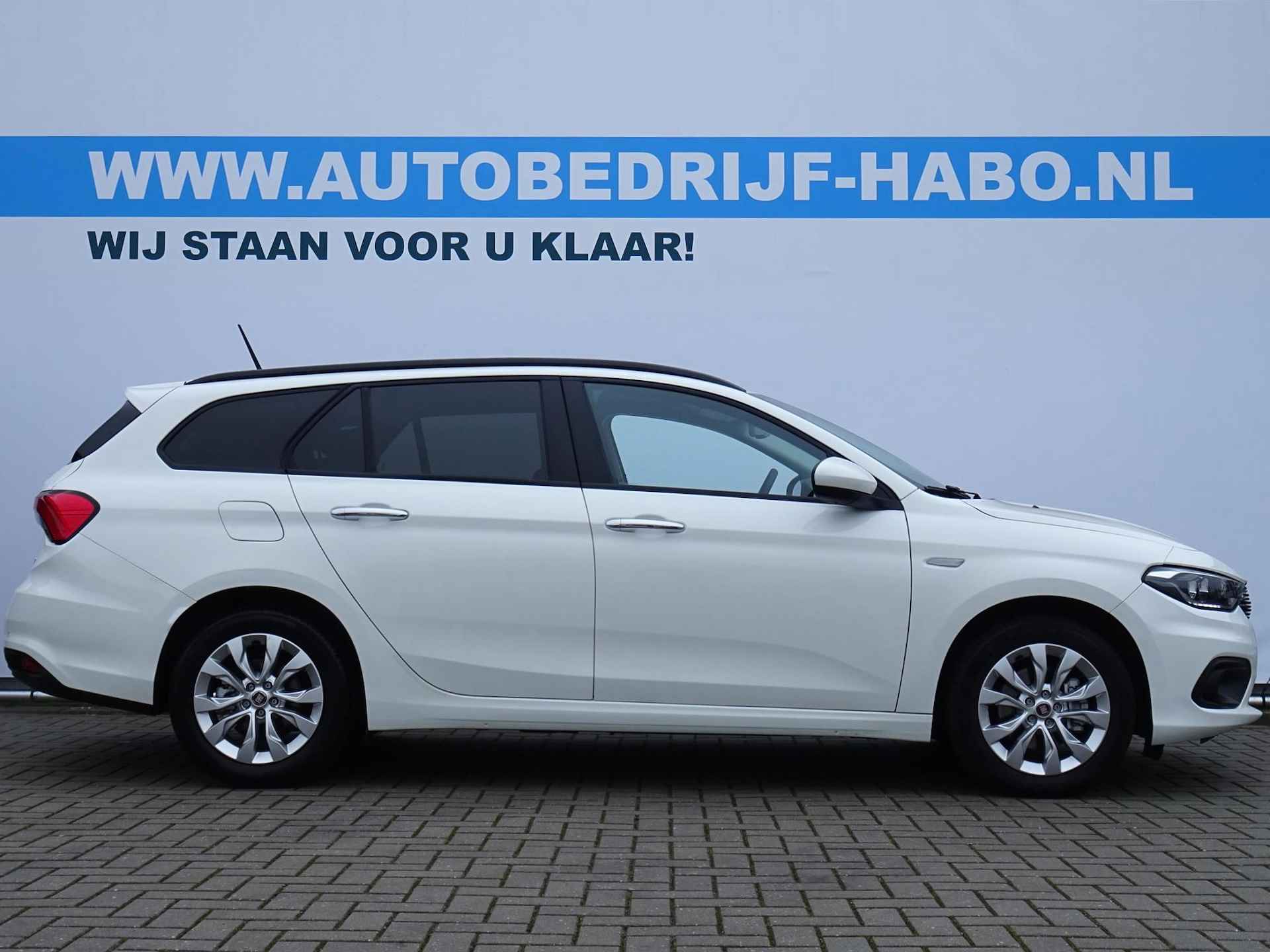 Fiat Tipo Stationwagon 1.6 16V BUSINESS LUSSO AUTOMAAT ECC/CRUISE/NAV/CAMERA/PARK.SENS/NL.AUTO! - 18/51