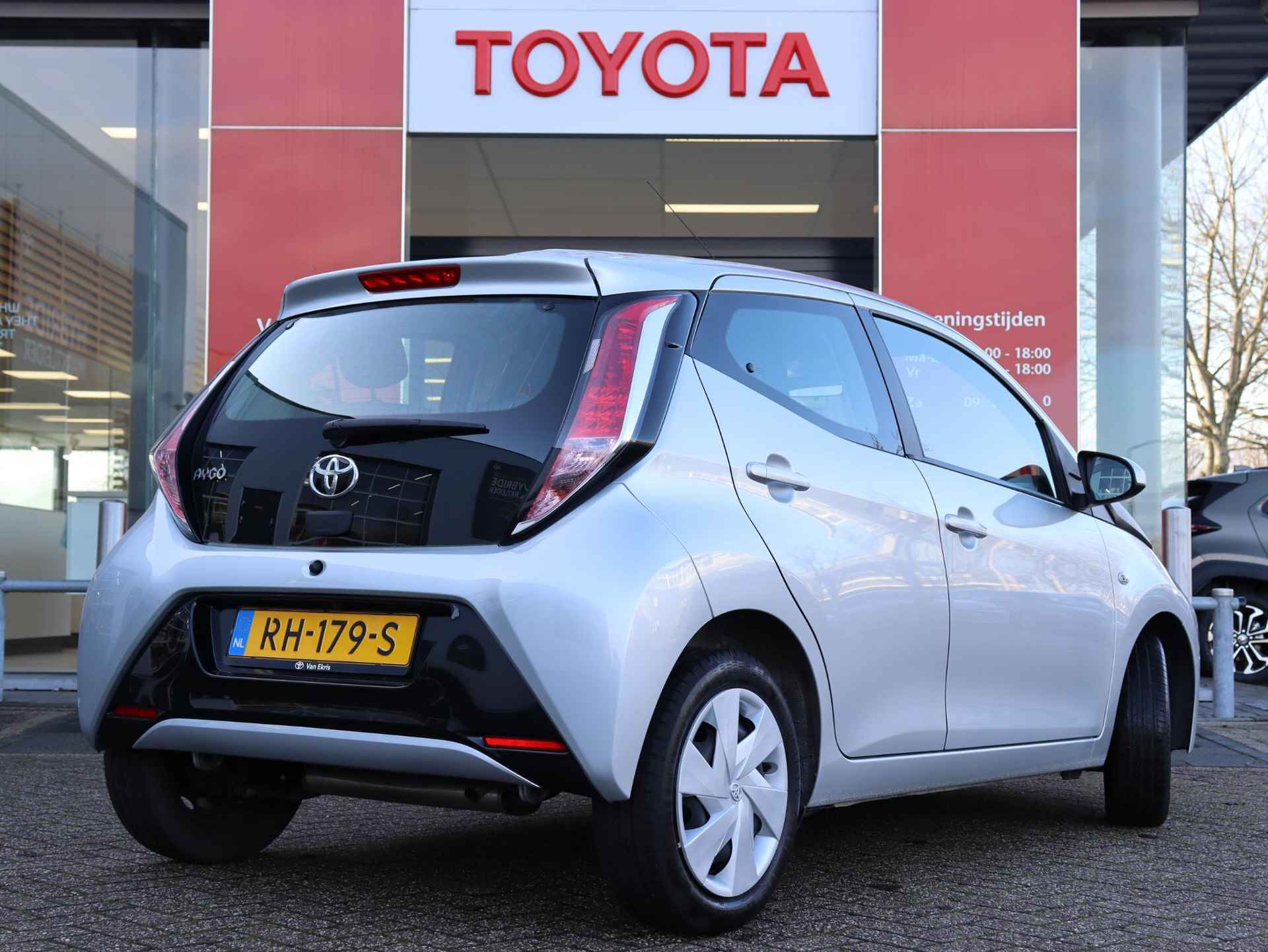 Toyota Aygo 1.0 VVT-i X-Play Automaat Toyota Aygo 1.0 VVT-i x-play - 4/33