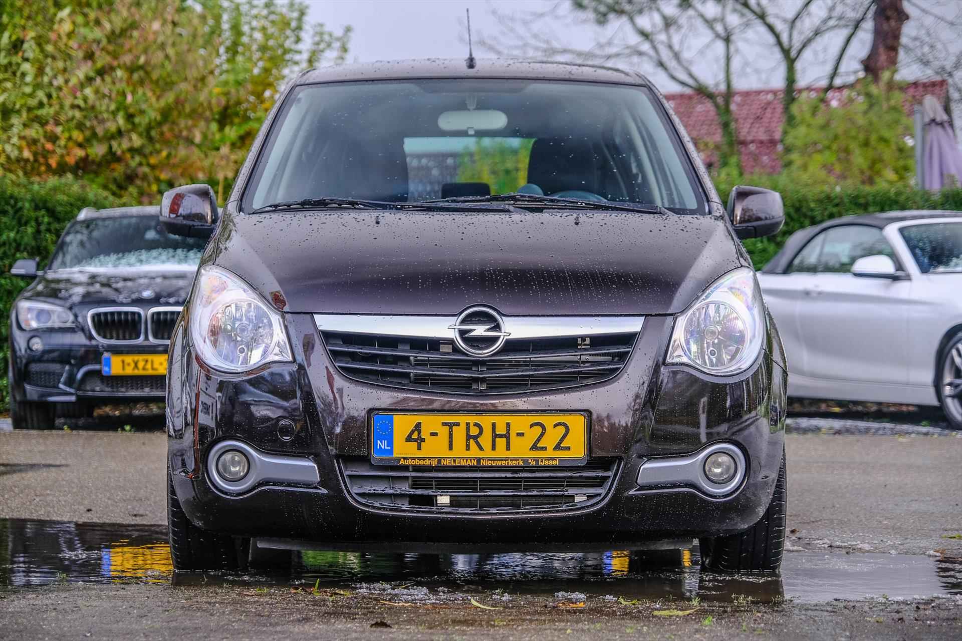 OPEL Agila 1.2 EDITION STOELVERWARMING TREKHAAK AIRCO APPLE CARPLAY RIJKLAAR BOVAG GARANTIE - 10/25