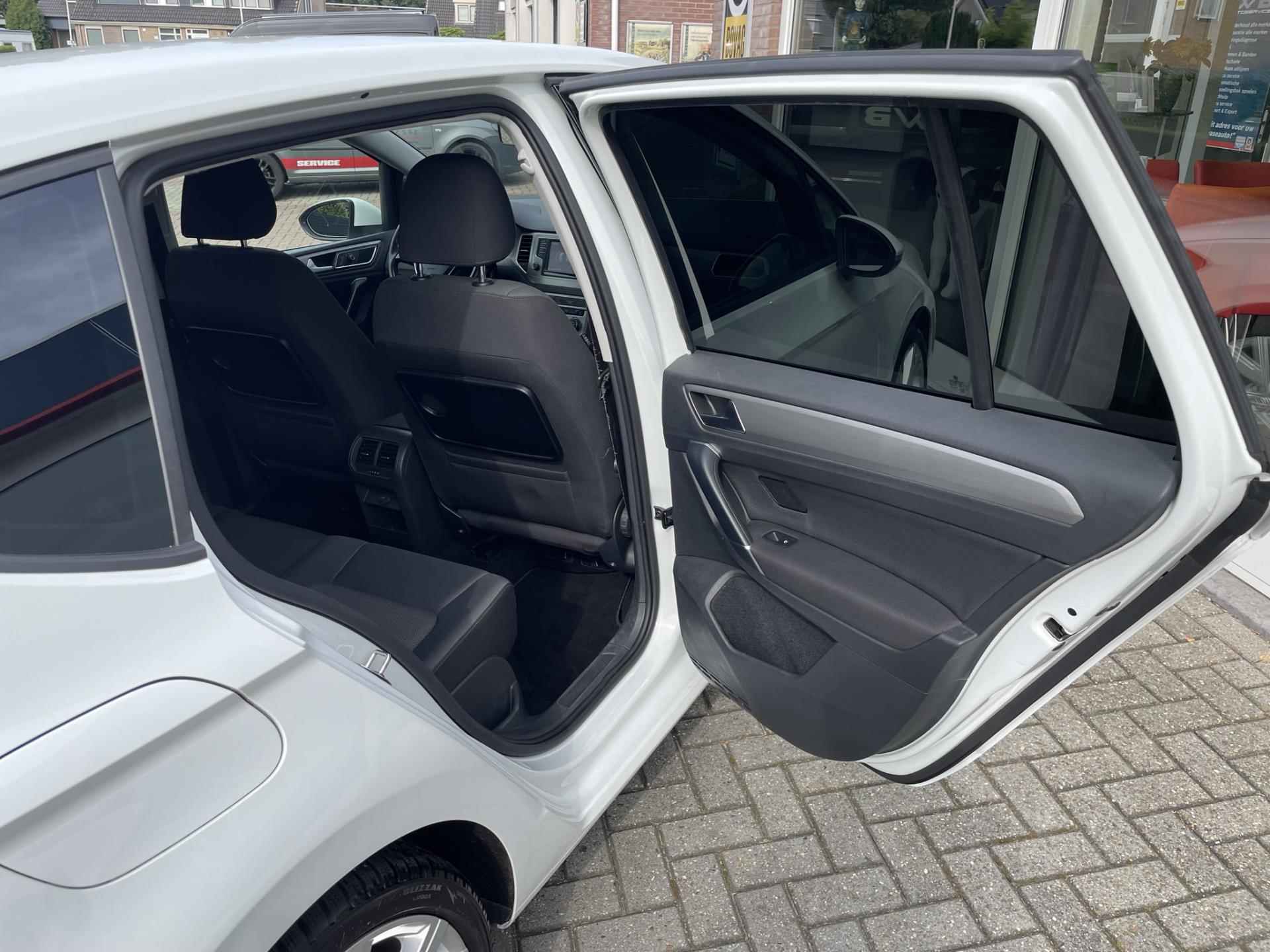 Volkswagen Golf Sportsvan 1.0 TSI I 18 Inch I Navigatie I Climate I Parkeersens - 11/27