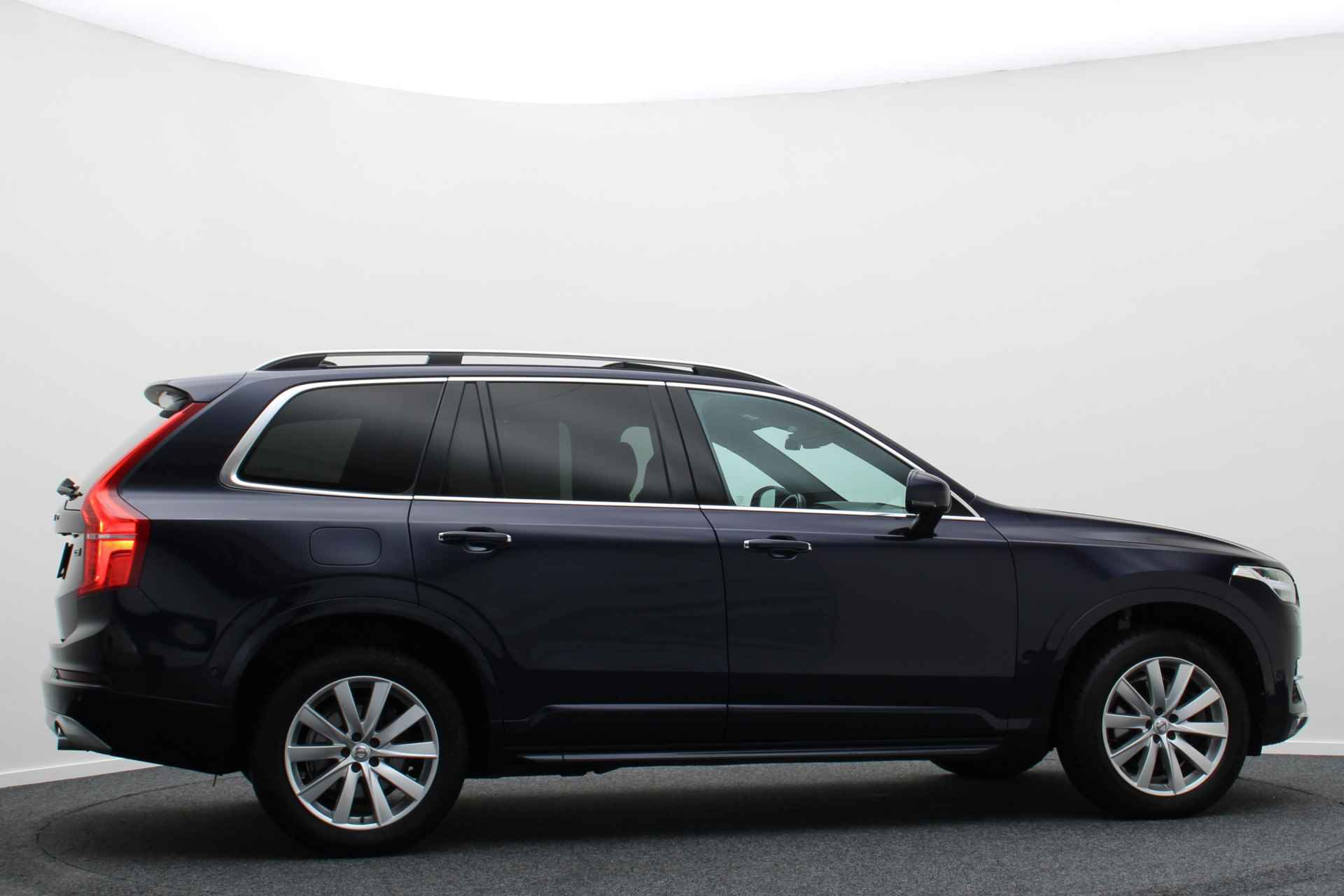 Volvo XC90 2.0 D5 AWD Momentum Automaat LED, Cruise, Leer, Panoramadak, Camera, Navigatie, Head-Up, City Safety - 9/50