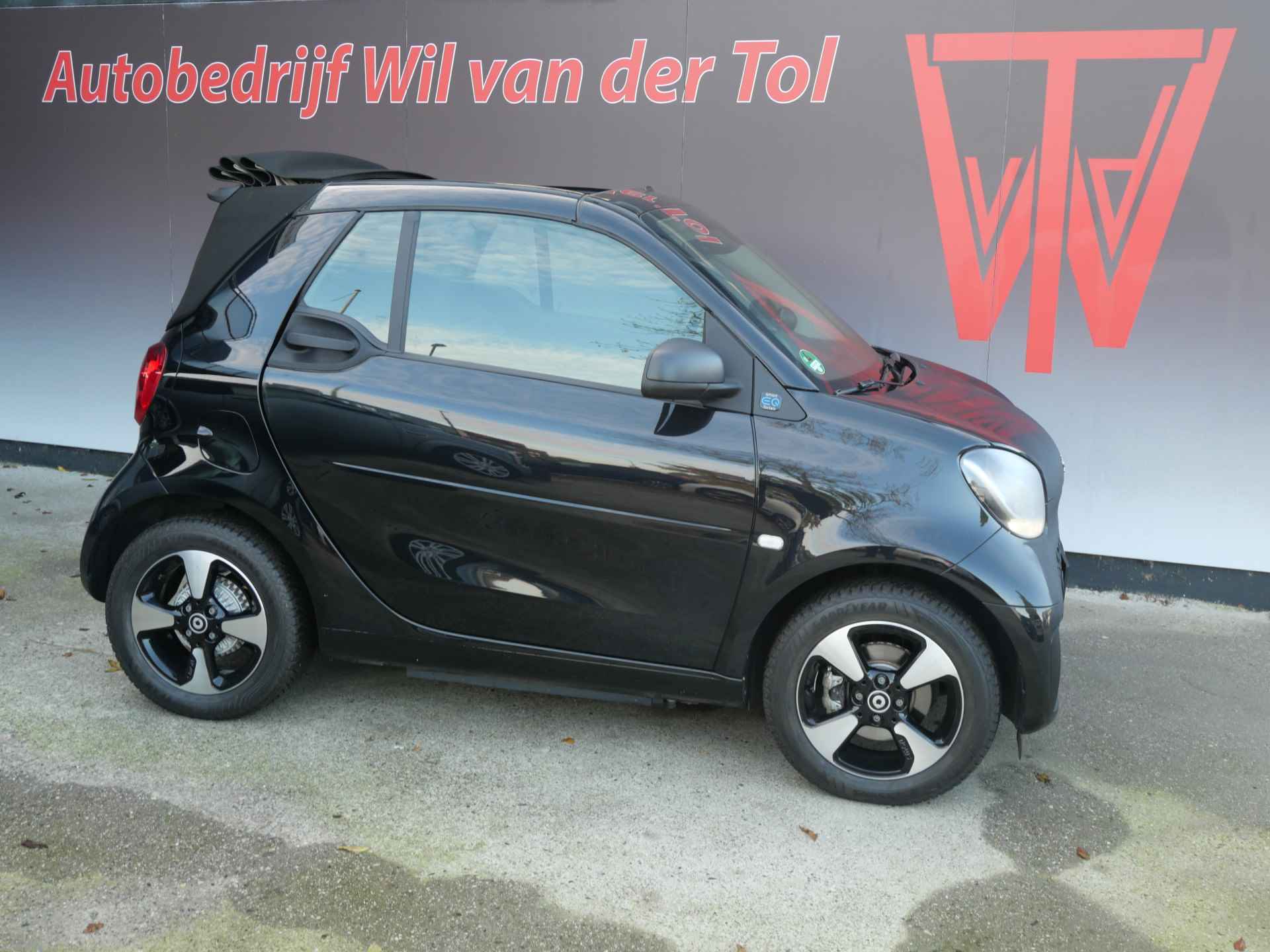 Smart EQ fortwo CABRIO | 22 KW SNELLADEN | CRUISE | CLIMA | 6.500 KM!! | SUBSIDIE MOGELIJK!! - 8/29