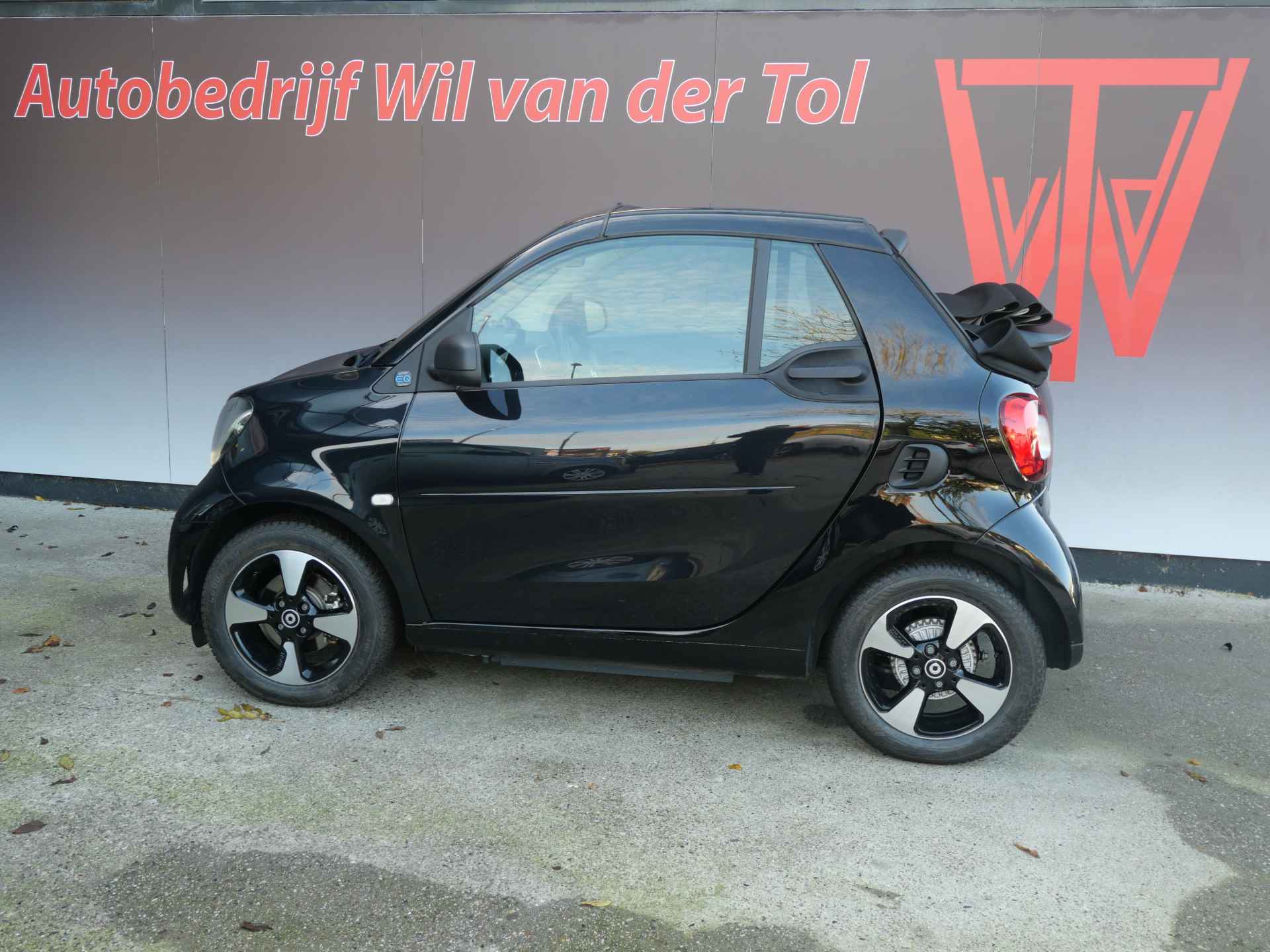 Smart EQ fortwo CABRIO | 22 KW SNELLADEN | CRUISE | CLIMA | 6.500 KM!! | SUBSIDIE MOGELIJK!! - 9/29