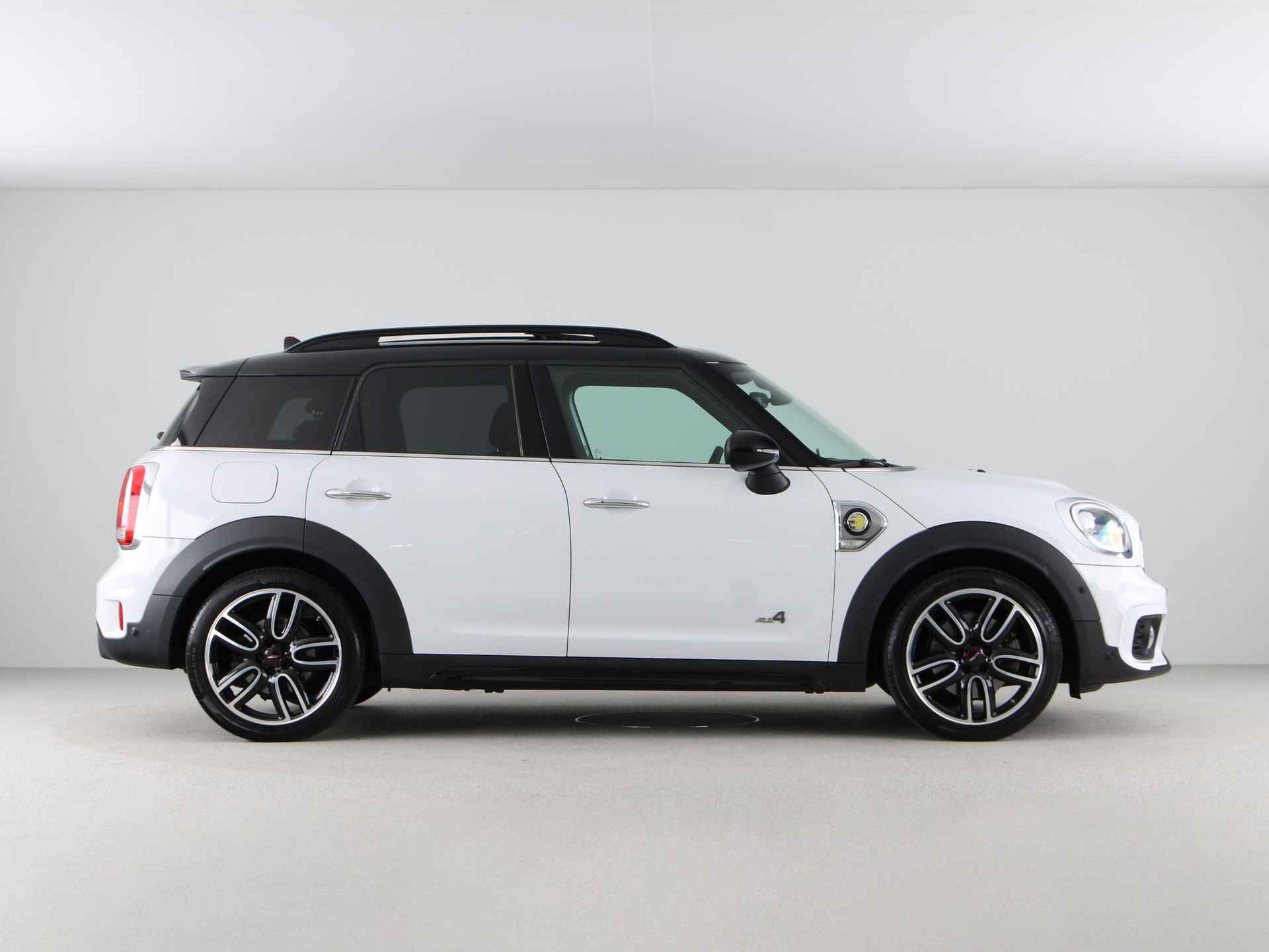 MINI Countryman Cooper SE ALL4 JCW-Trim - 10/26