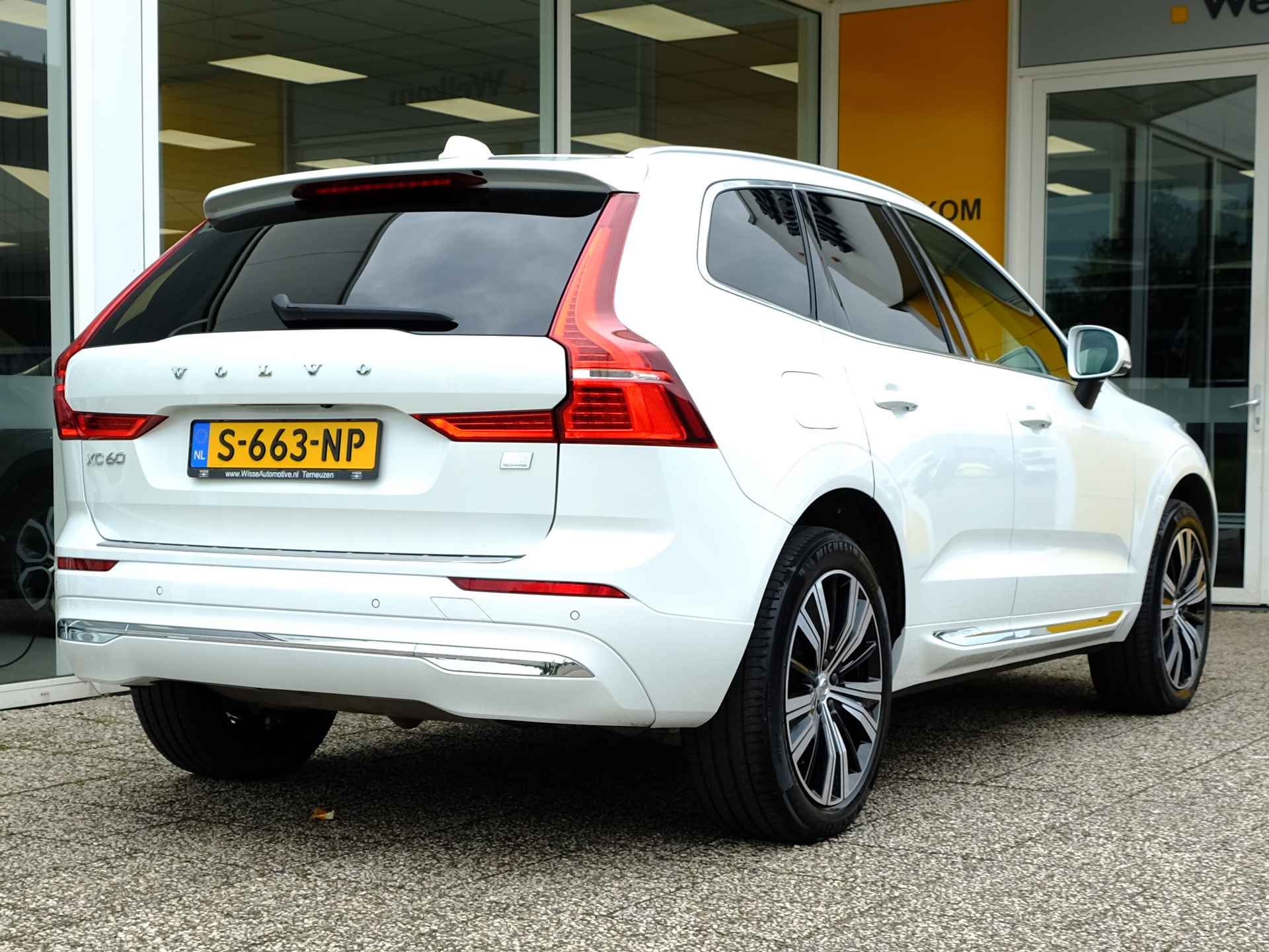 VOLVO XC60 T6 Twin Engine 350pk AWD Inscription | Harman Kardon | Panoramadak | Elek. Trekhaak | Camera | Leder - 2/31