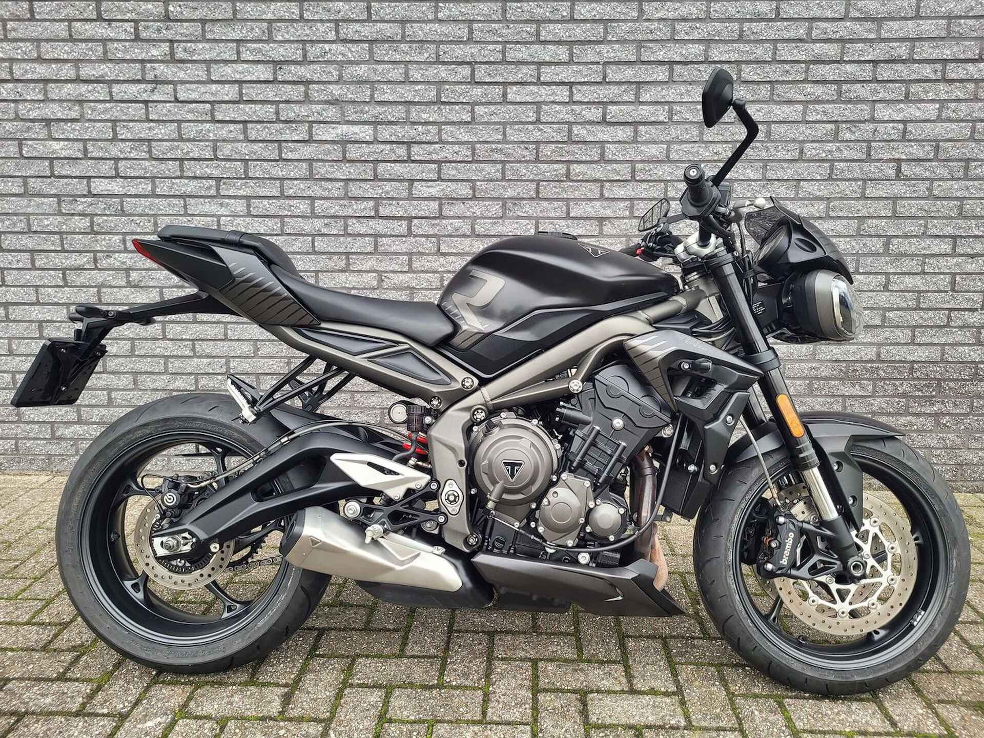 TRIUMPH STREET TRIPLE R - 2022