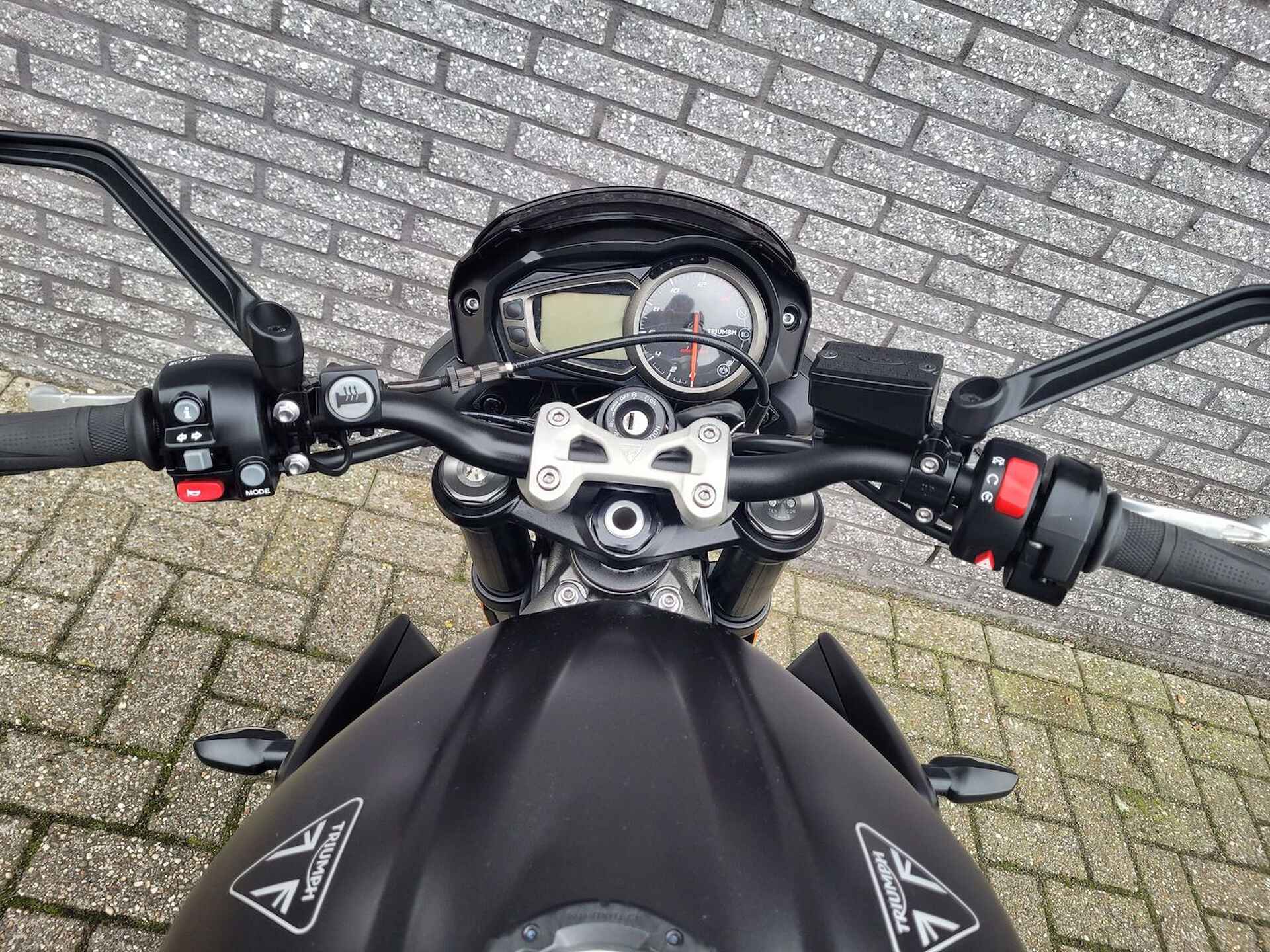 TRIUMPH STREET TRIPLE R - 2022 - 6/6