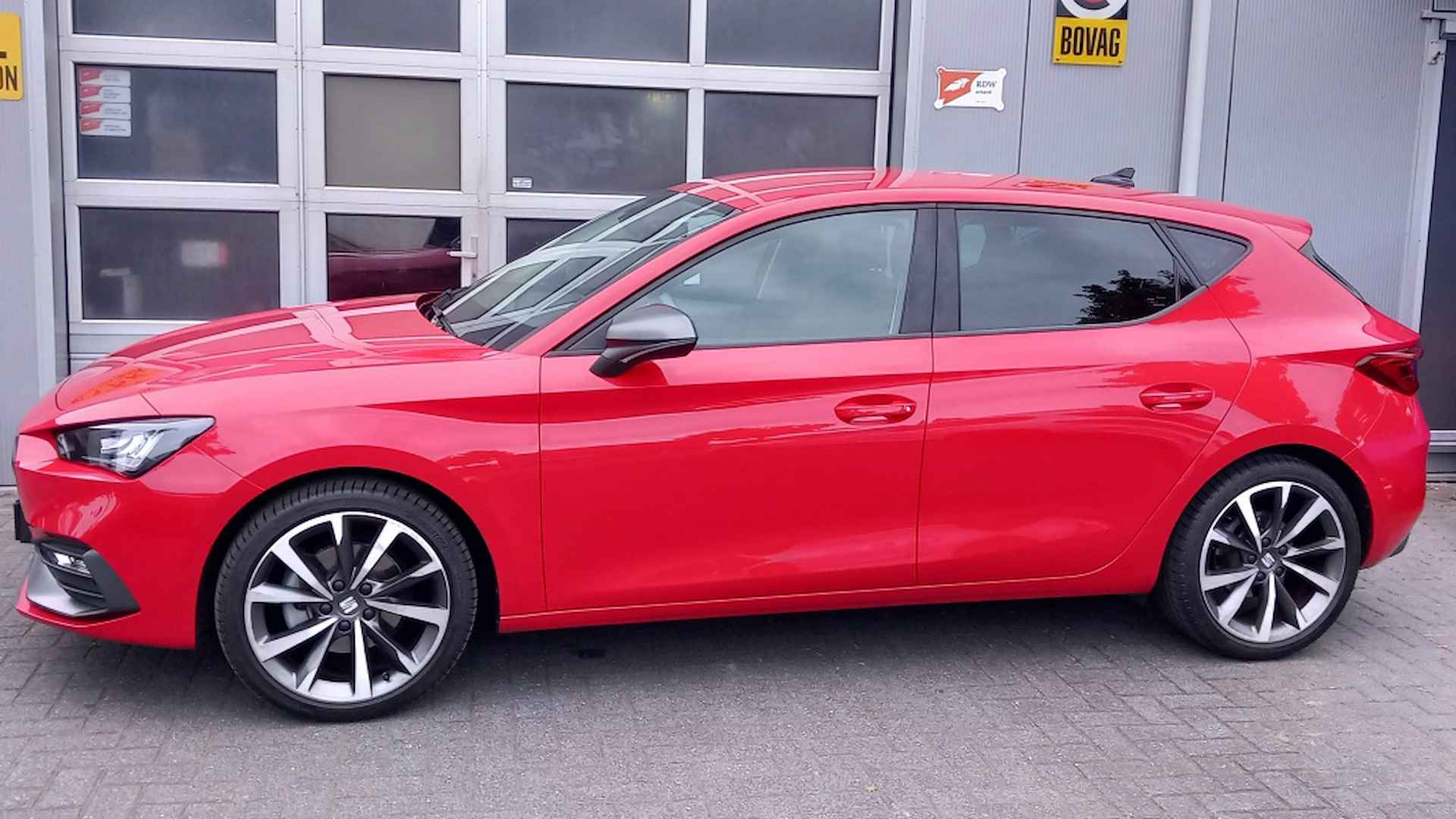 Seat Leon 1.5 eTSI FR Business Intense *Led*Virtual-Dash*DSG*Navi* - 2/32