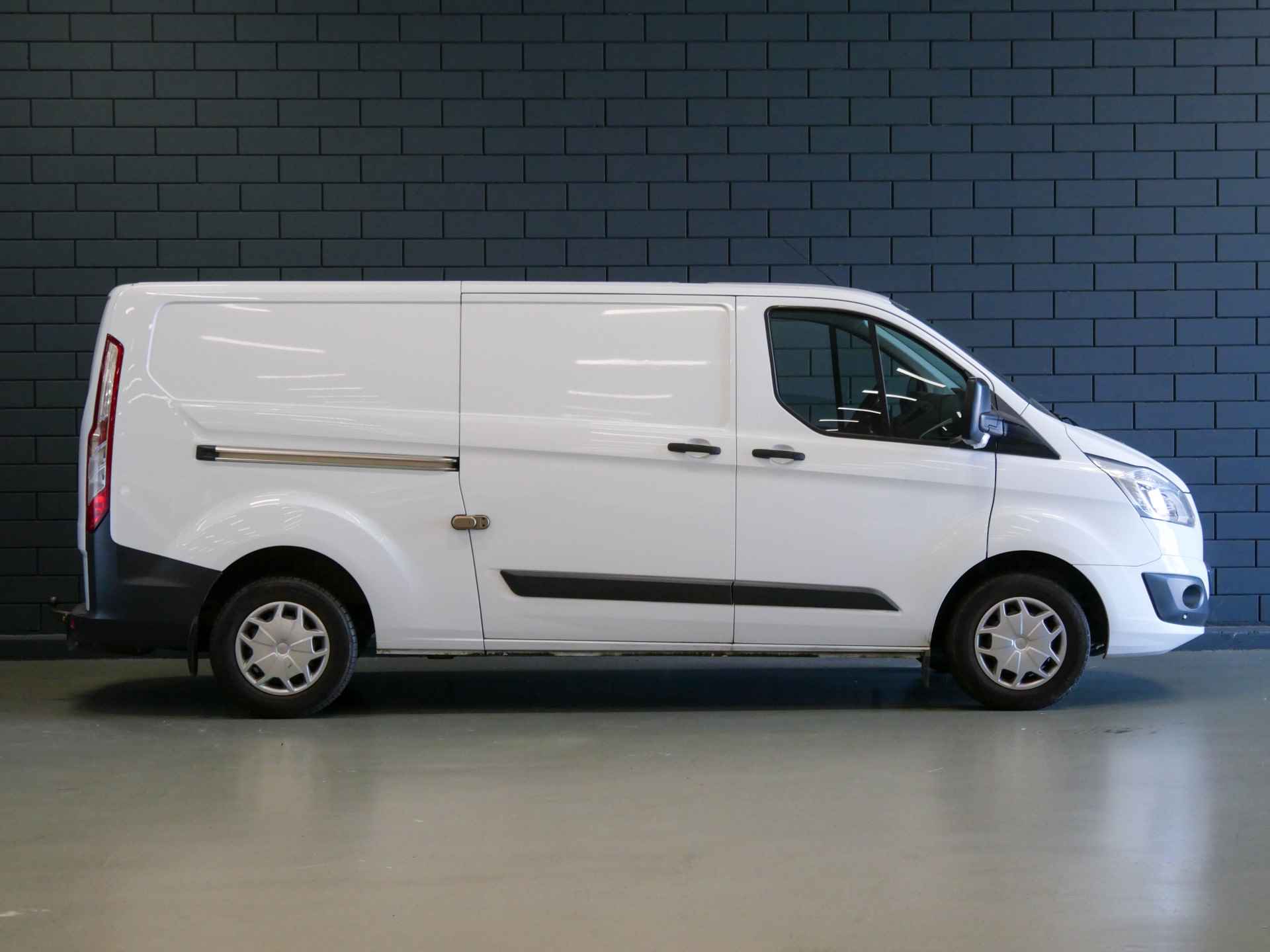 Ford Transit Custom 310 2.0 130PK TDCI L2H1 | MARGE | TREKHAAK | AIRCO | **BPM VRIJ VOOR ONDERNEMERS** - 5/20