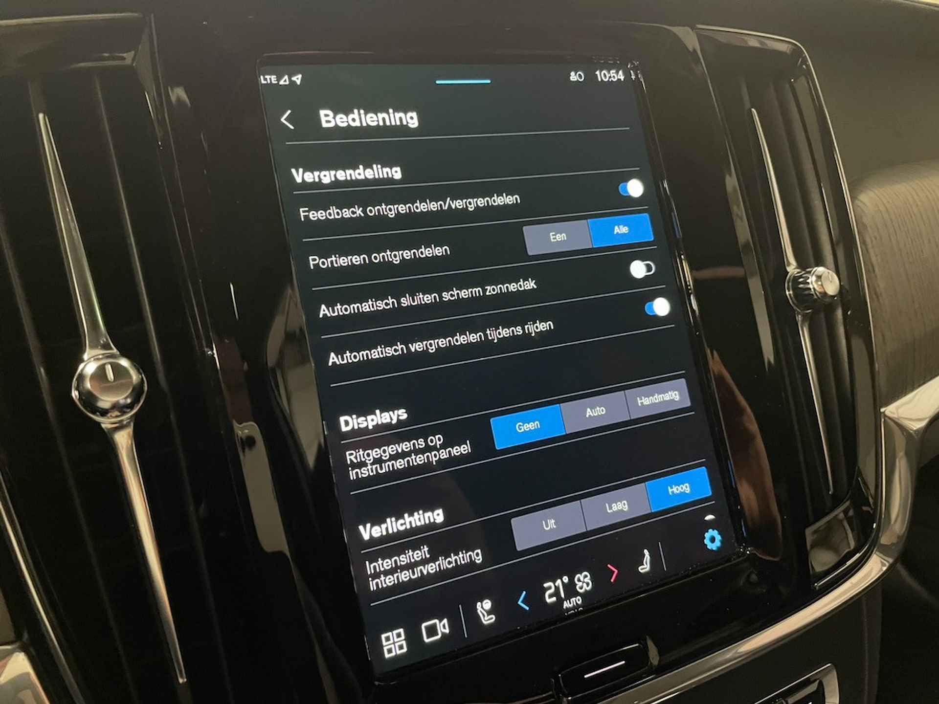 Volvo V90 T6 AWD Recharge Inscription | Trekhaak | Schuifdak | Harman Kardon | Stoelventilatie | Adaptieve Cruise Control | Standkachel me - 29/39