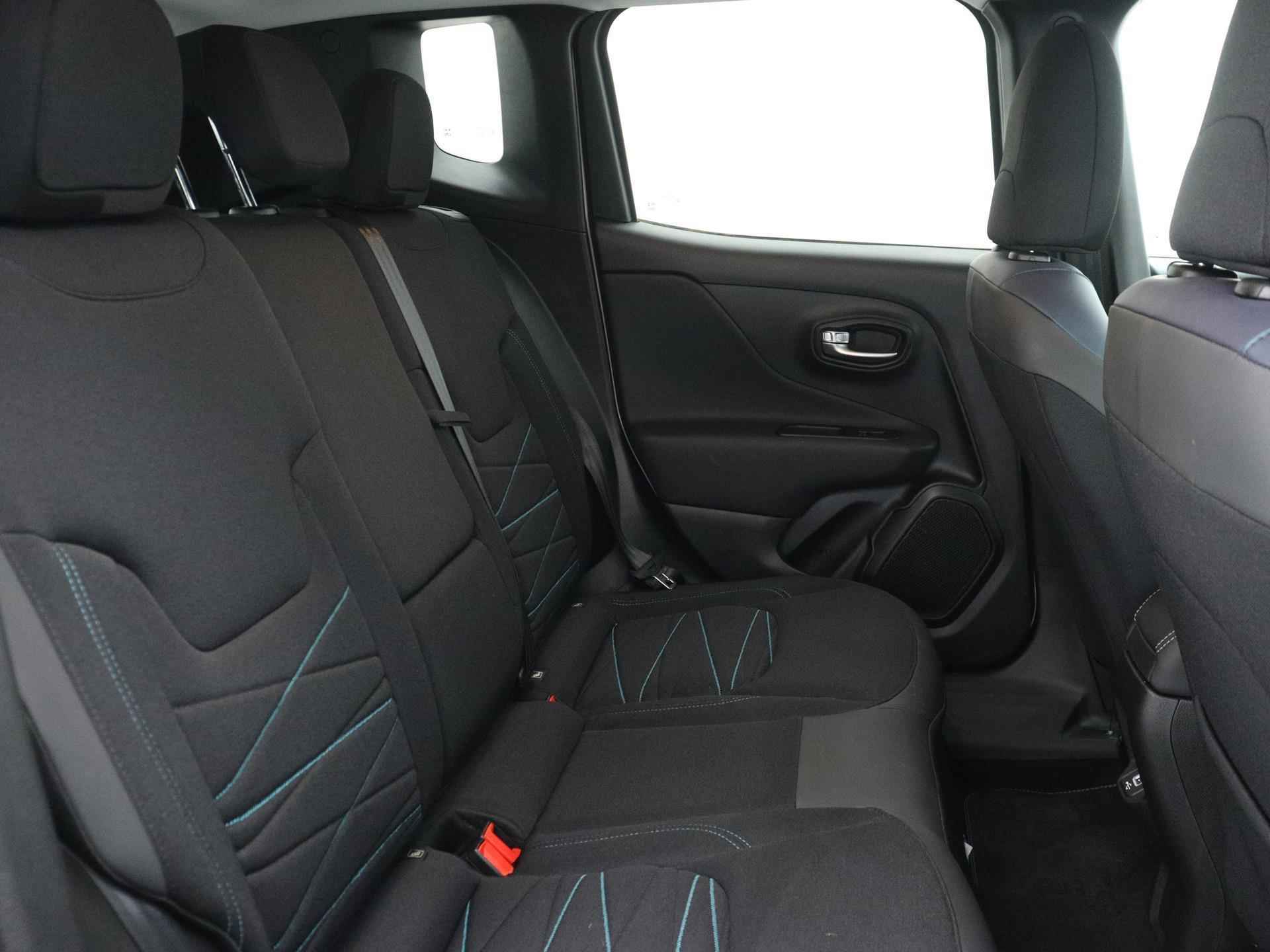 Jeep Renegade e-Hybrid Upland 150pk Automaat | Navigatie | Camera | Dodehoek Detectie | Adaptieve Cruise Control | Voorstoelen/ Stuur Verwarmd - 24/38