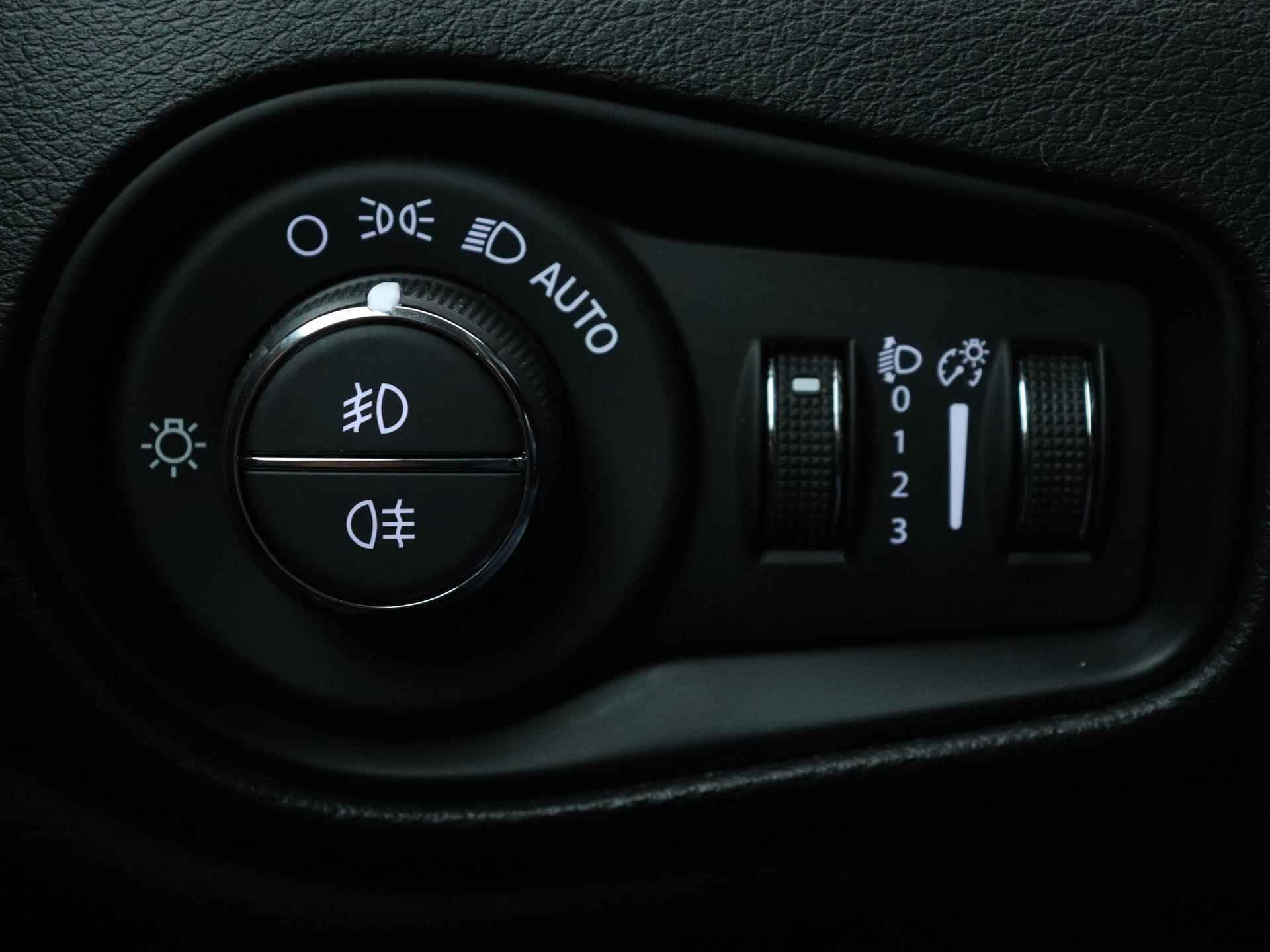 Jeep Renegade e-Hybrid Upland 130pk Automaat | Navigatie | Camera | Dodehoek Detectie | Adaptieve Cruise Control | Voorstoelen/ Stuur Verwarmd - 26/38