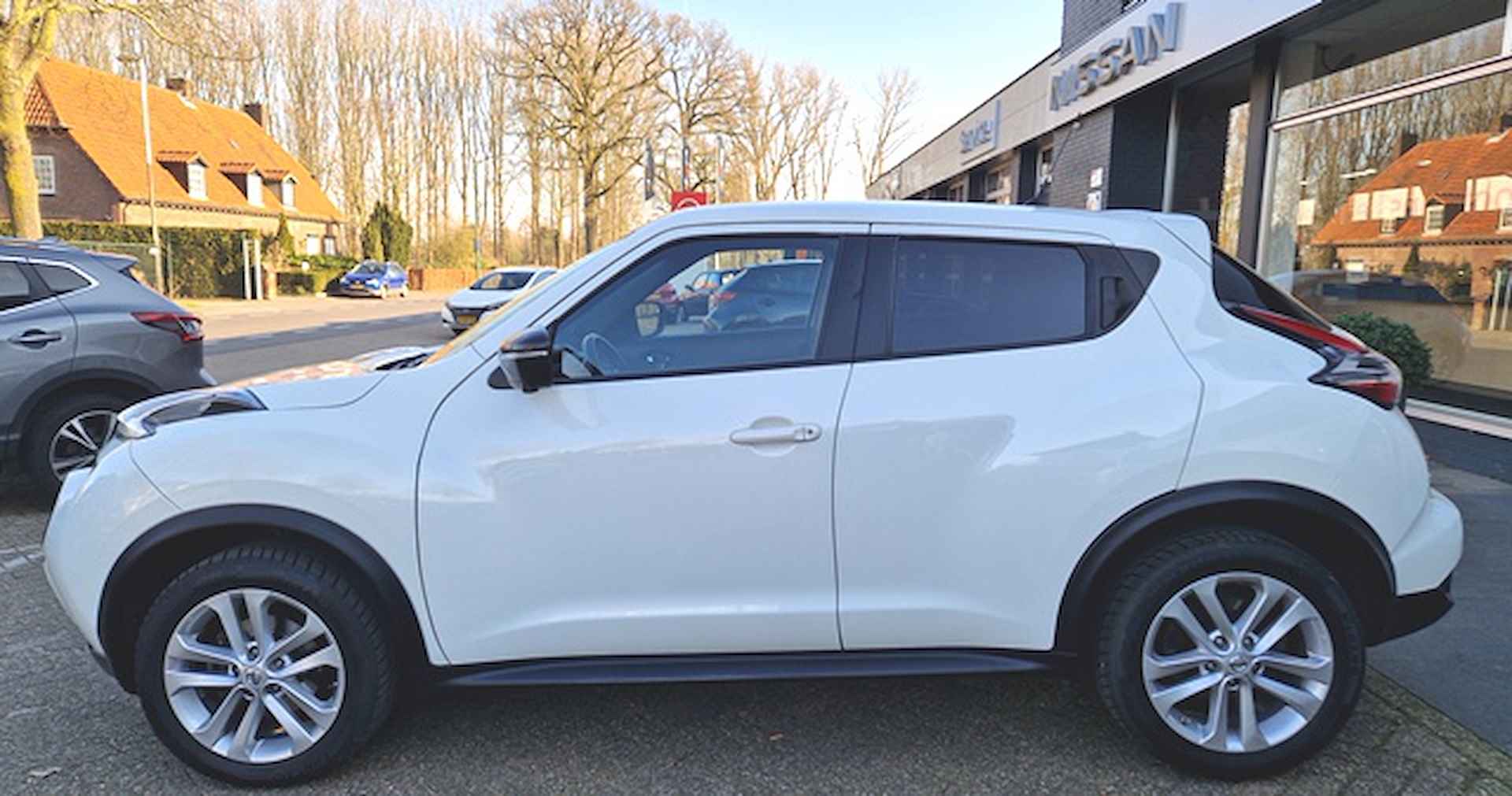 NISSAN Juke 1.2 115PK DIG-Turbo Connect Edition Navi - 360° Camera & Trekhaak - 4/16