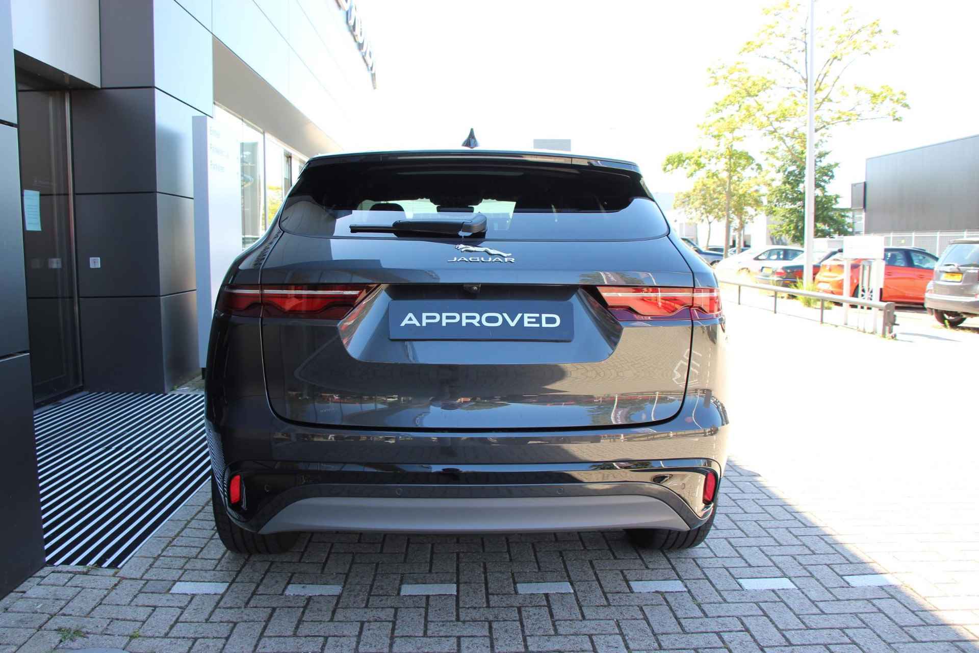 Jaguar F-PACE P400e PHEV R-Dynamic HSE - 3/33